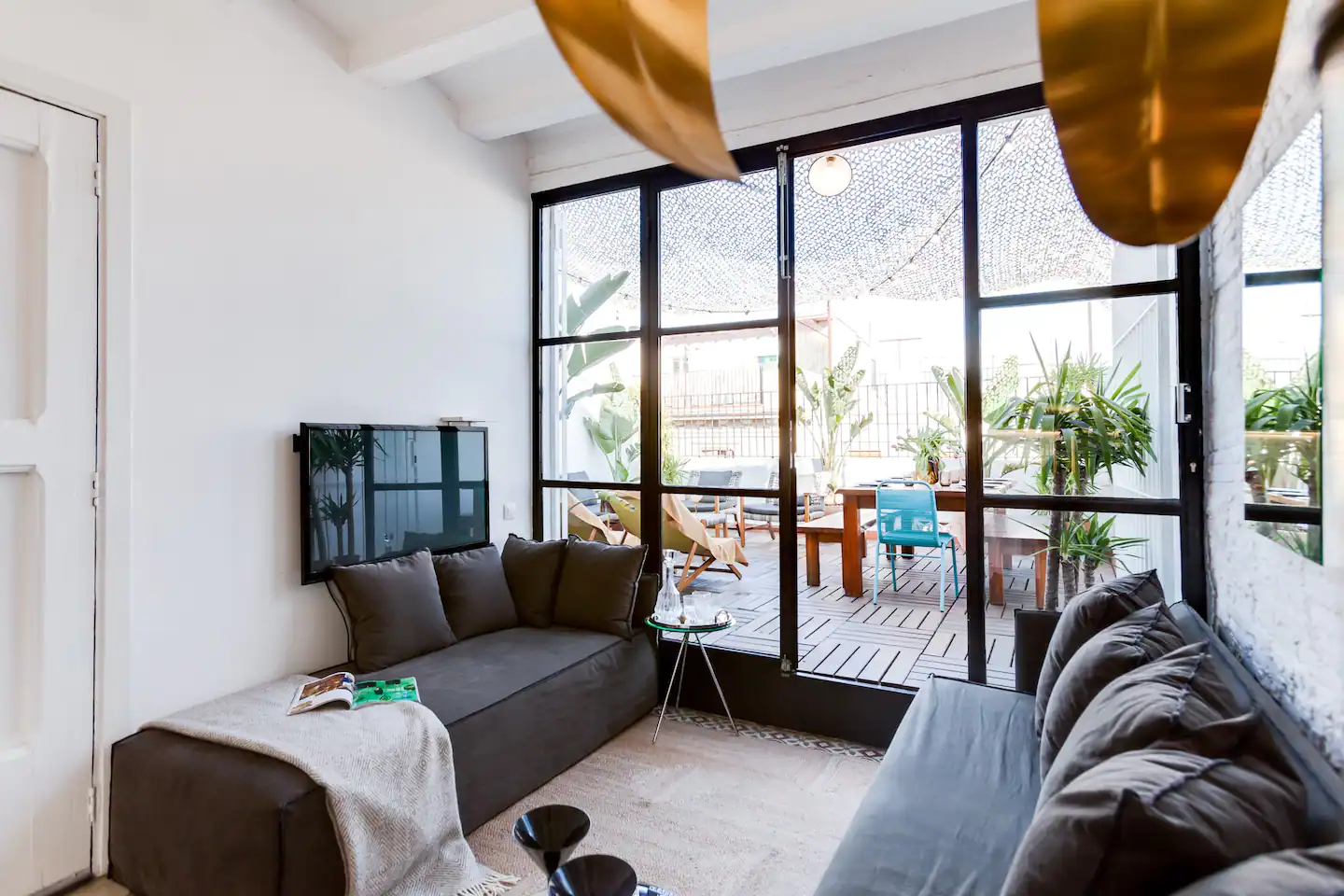 salon décoration contemporaine appartement avec terrasse Barcelone salon décoration contemporaine appartement avec terrasse Barcelone