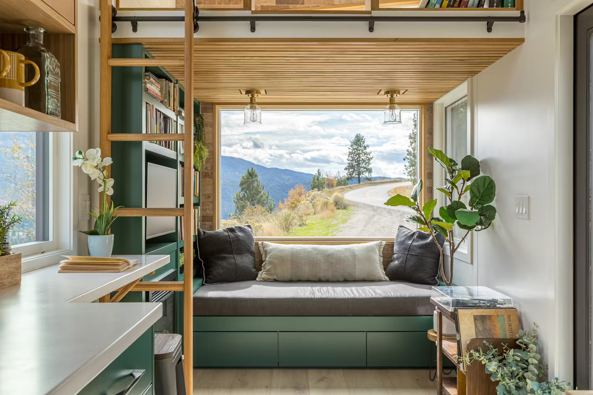 salon et cuisine tiny house salon et cuisine tiny house