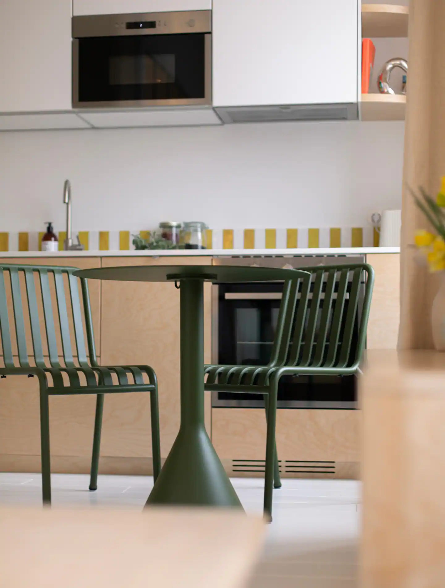 cuisine avec coin repas Palissade Hay studio 27m2 Versailles cuisine avec coin repas Palissade Hay studio 27m2 Versailles