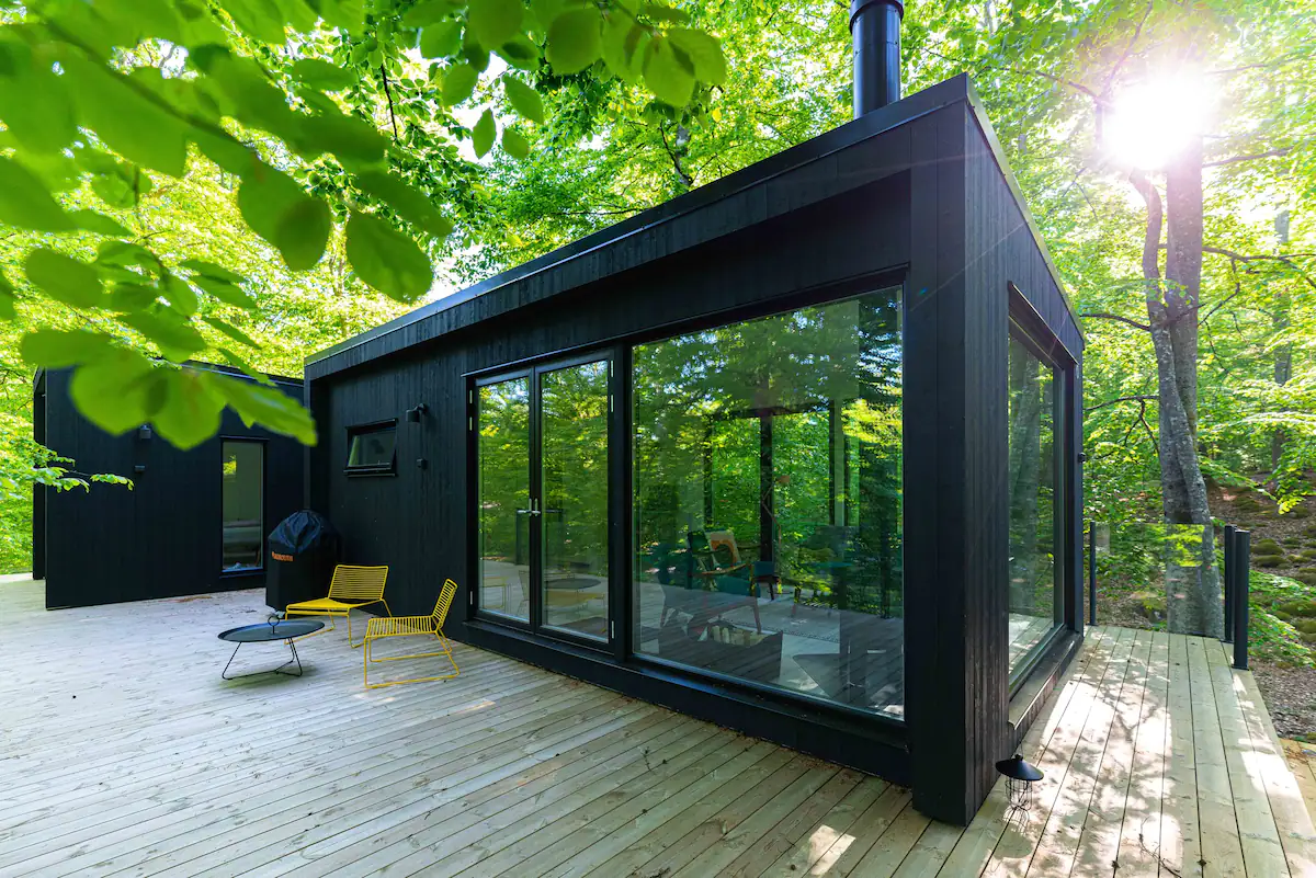 petite maison 55m2 en bois noir petite maison 55m2 en bois noir