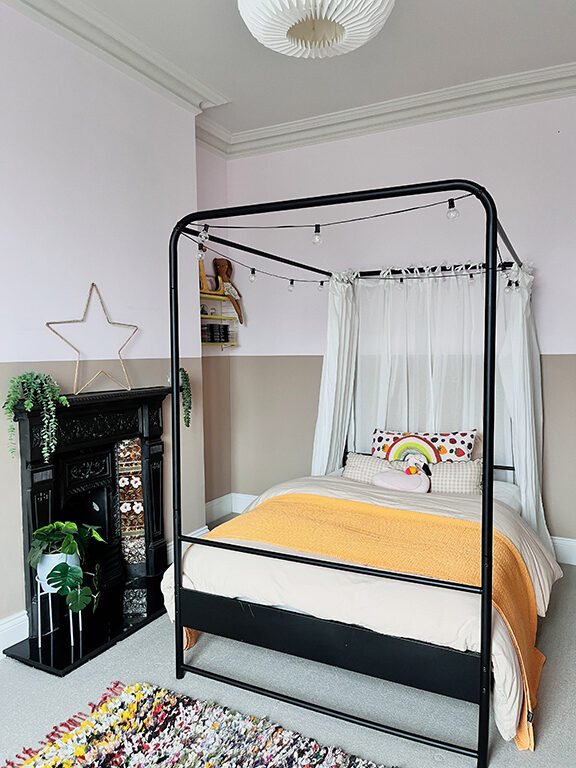 chambre enfant avec lit baldaquin couleur rose et jaune décoration contemporaine chambre enfant avec lit baldaquin couleur rose et jaune décoration contemporaine