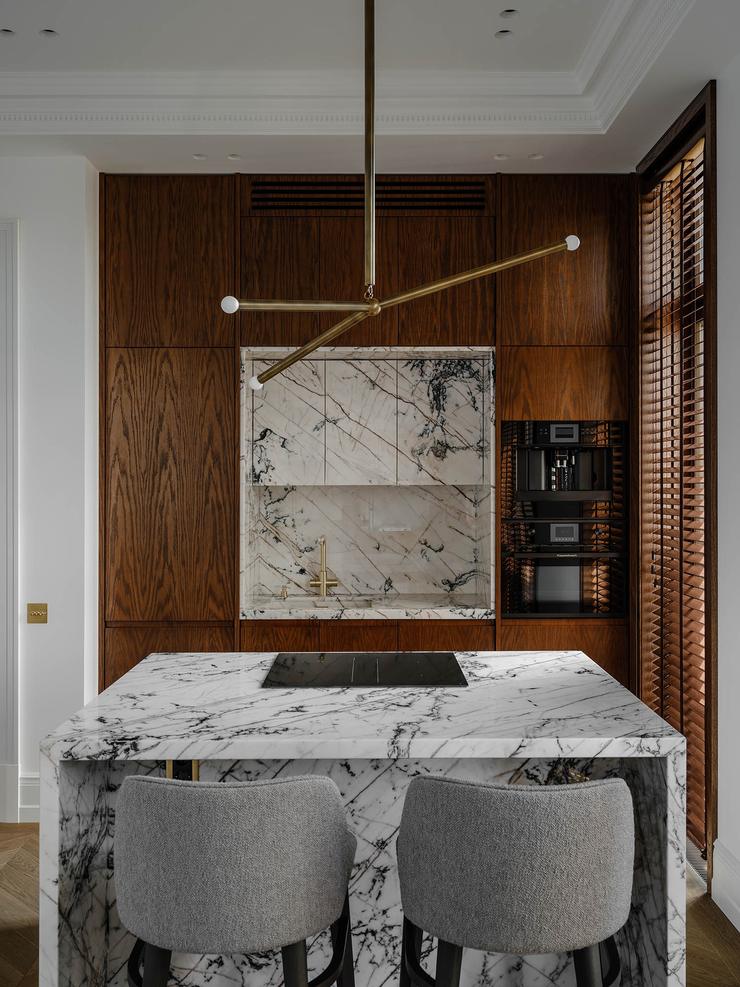 cuisine ouverte avec îlot marbre décoration design