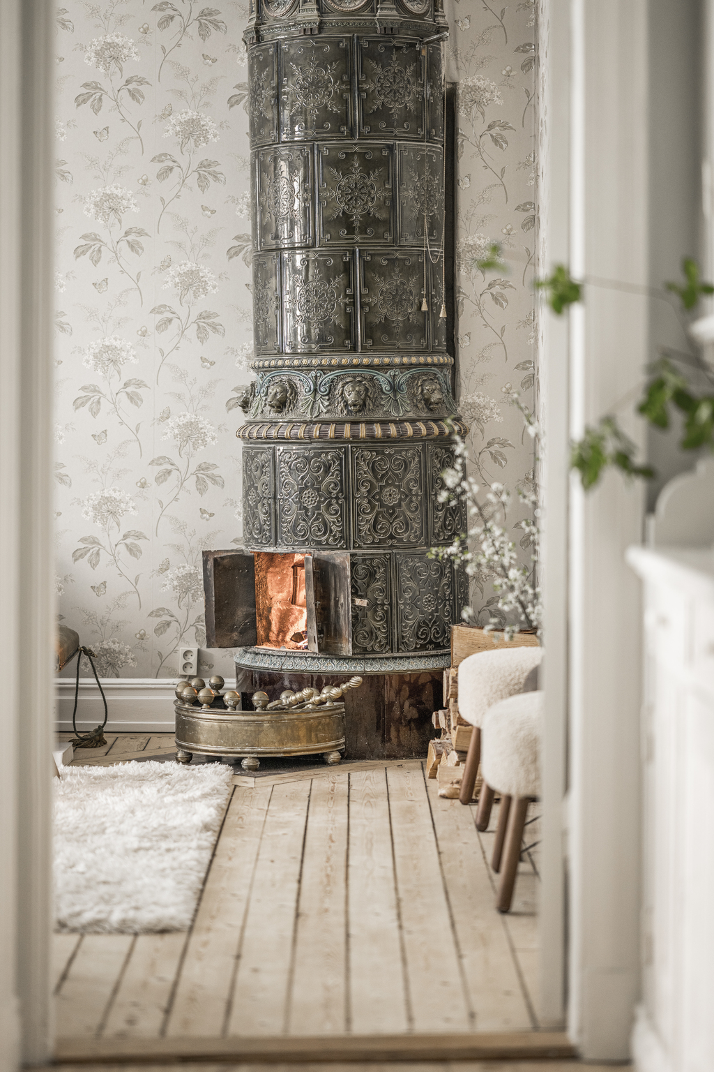 salon appartement ancien décoration scandinave avec poêle salon appartement ancien décoration scandinave avec poêle