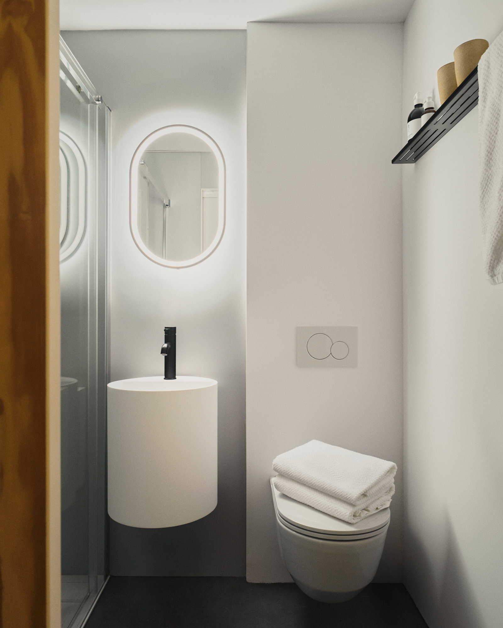 toilettes minimalistes maison Autriche I-am-Escape toilettes minimalistes maison Autriche I-am-Escape