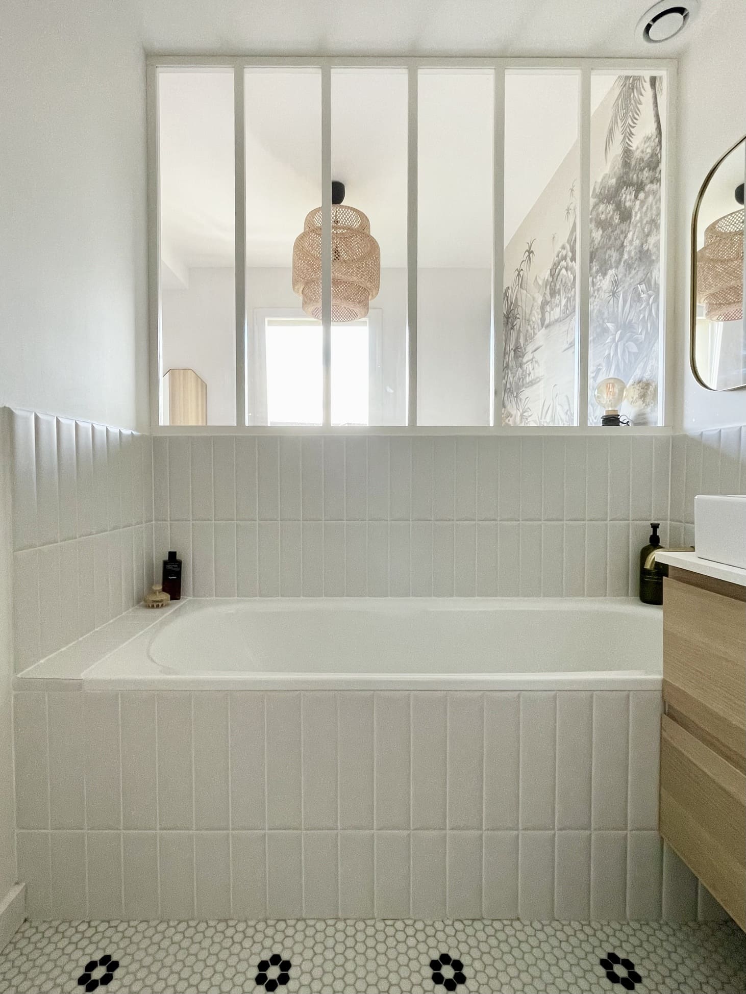 salle de bain décoration contemporaine appartement rénové par par Charlotte Gille de Happy Pog
