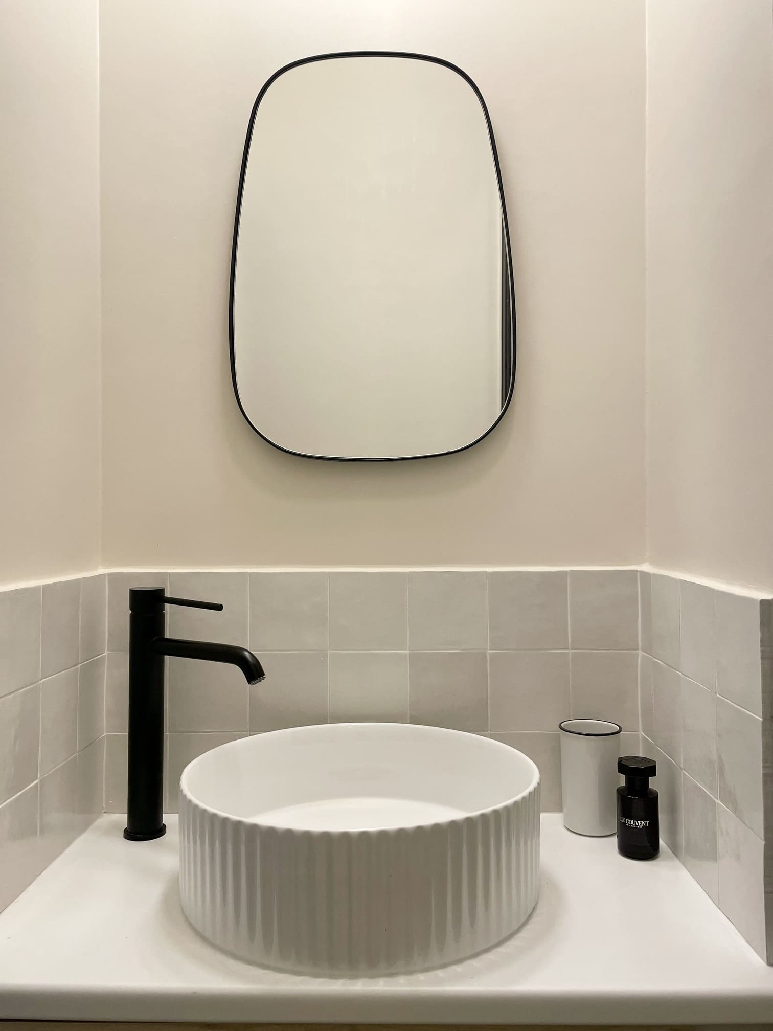salle de bain décoration contemporaine appartement rénové par par Charlotte Gille de Happy Pog