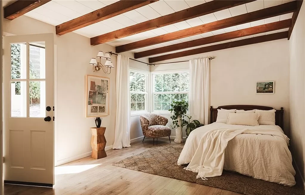 chambre avec poutres décoration vintage