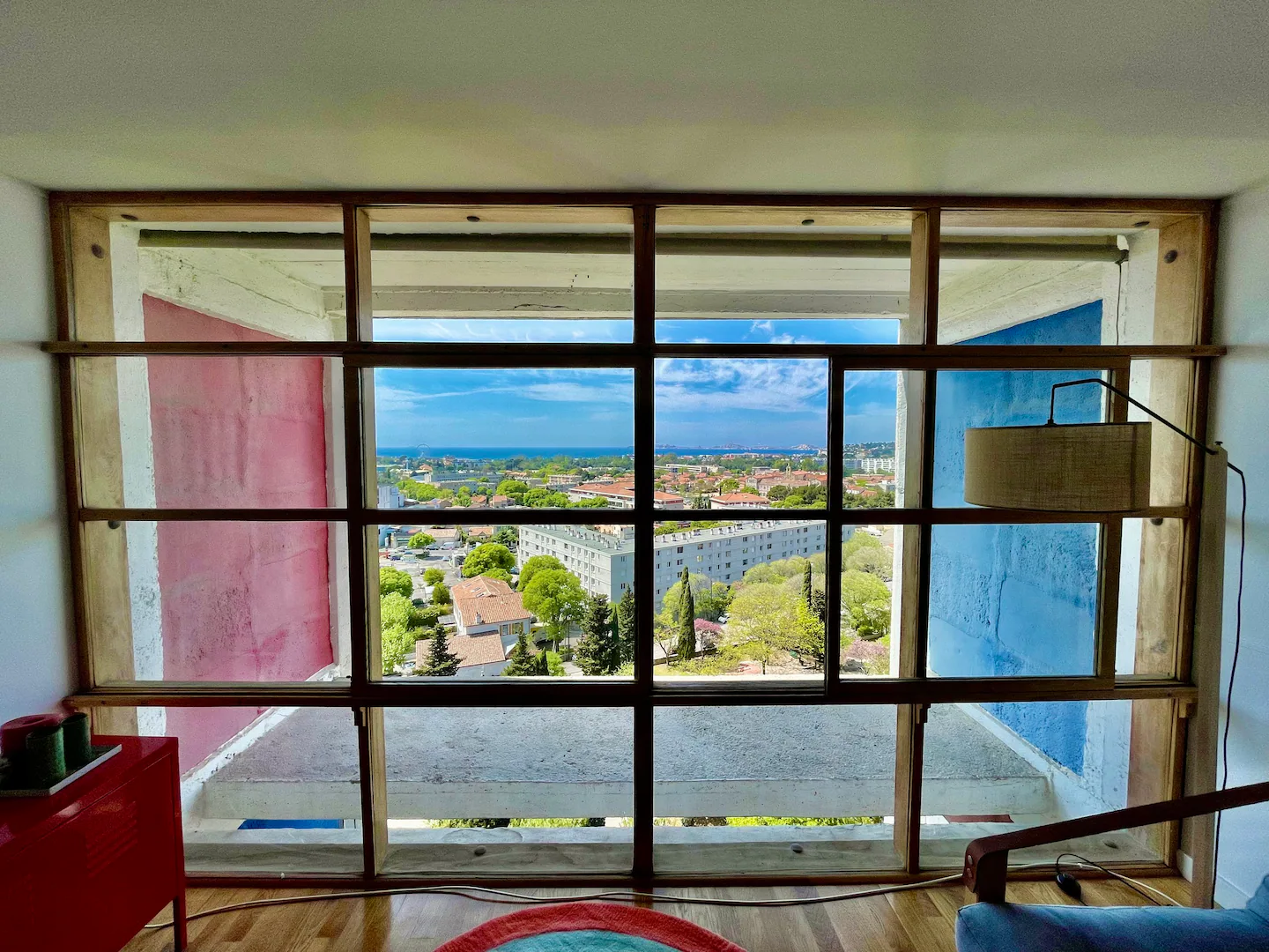 salon vue mer duplex La Cité Radieuse Le Corbusier Marseille salon vue mer duplex La Cité Radieuse Le Corbusier Marseille