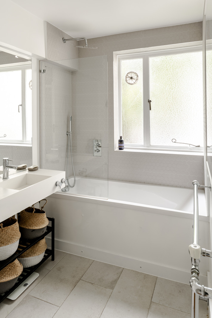 salle de bain blanche