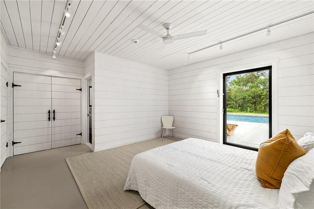chambre blanche maison en bois