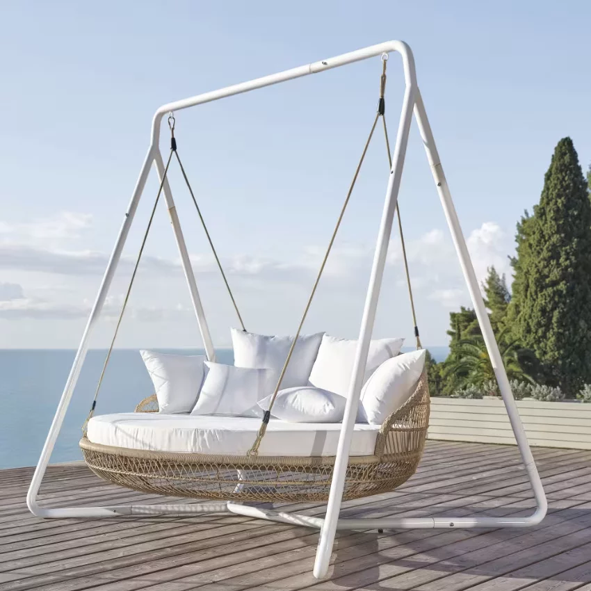 balancelle rotin catalogue jardin Maisons du Monde balancelle rotin catalogue jardin Maisons du Monde