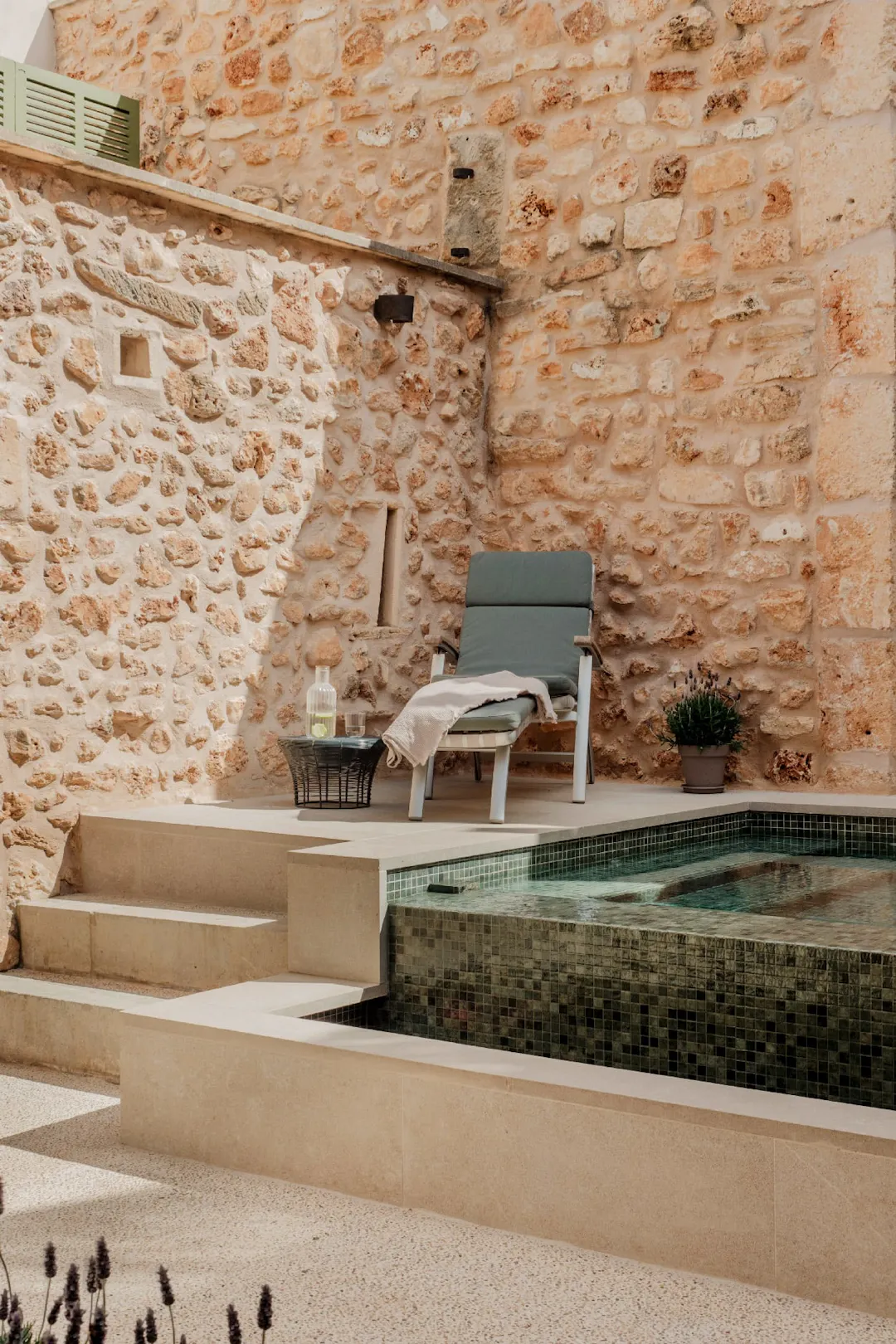 maison de ville élégante en pierres Majorque avec cour et piscine maçonnée maison de ville élégante en pierres Majorque avec cour et piscine maçonnée