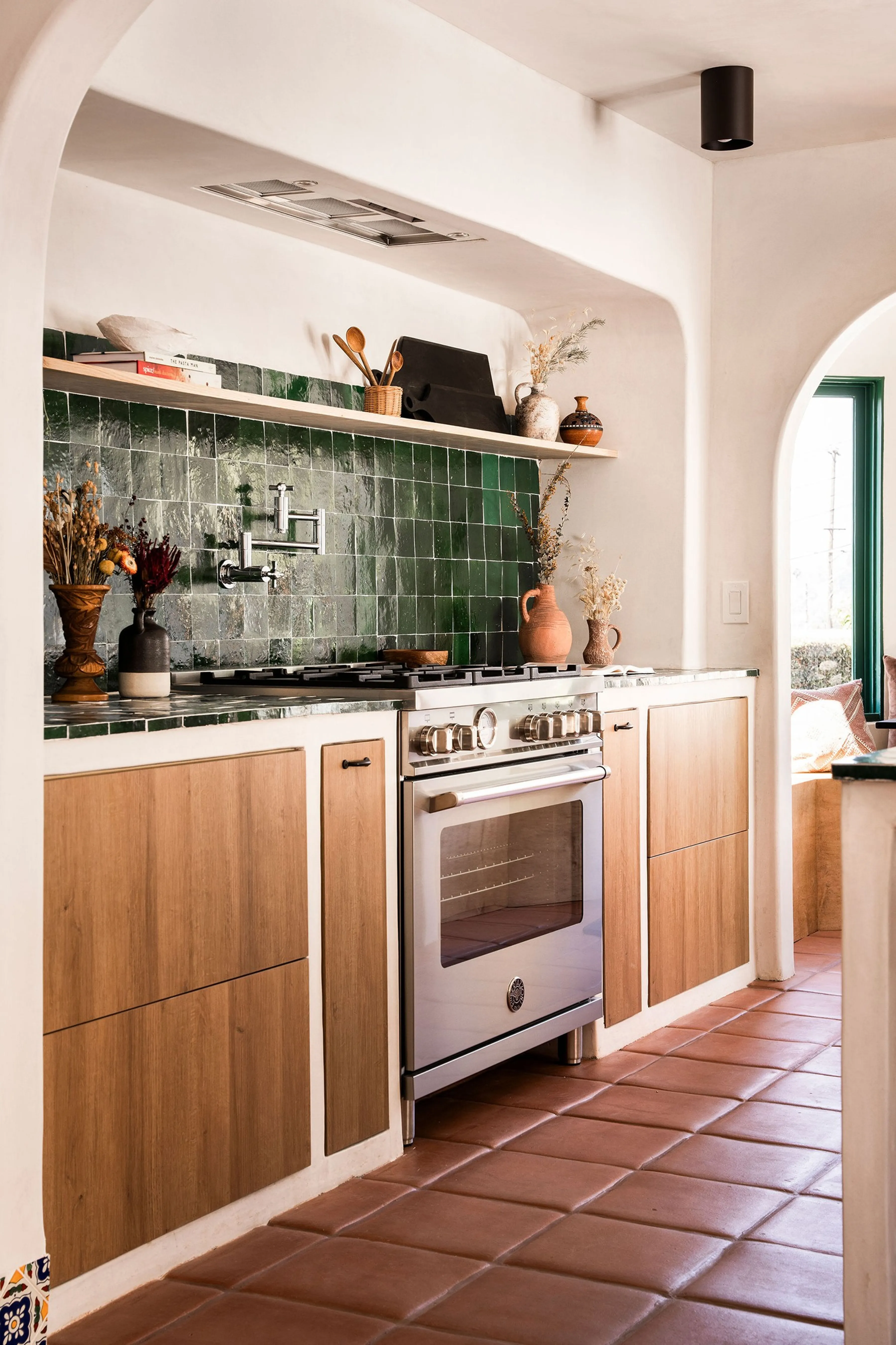 cuisine bois avec carrelage zelliges vertes cuisine bois avec carrelage zelliges vertes