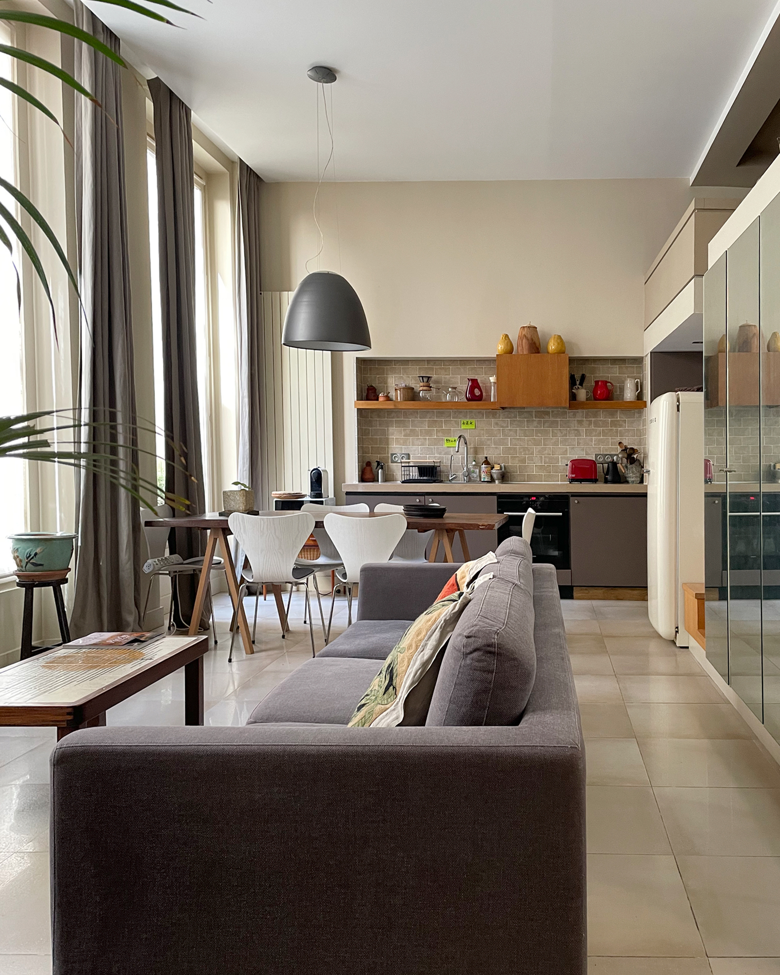 salon salle à manger et cuisine ouverte appartement 45m2 Paris