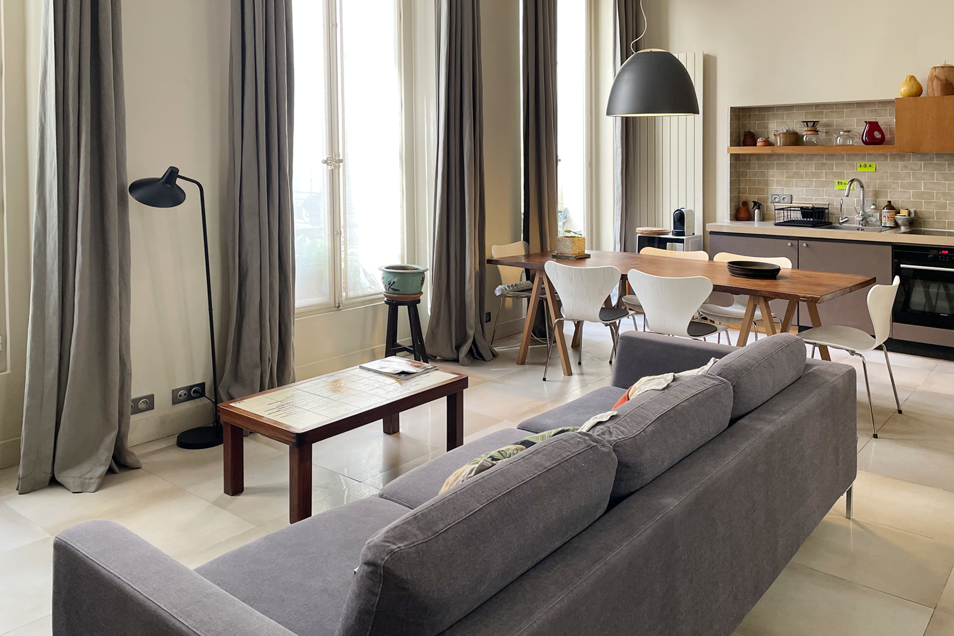salon salle à manger et cuisine ouverte appartement 45m2 Paris
