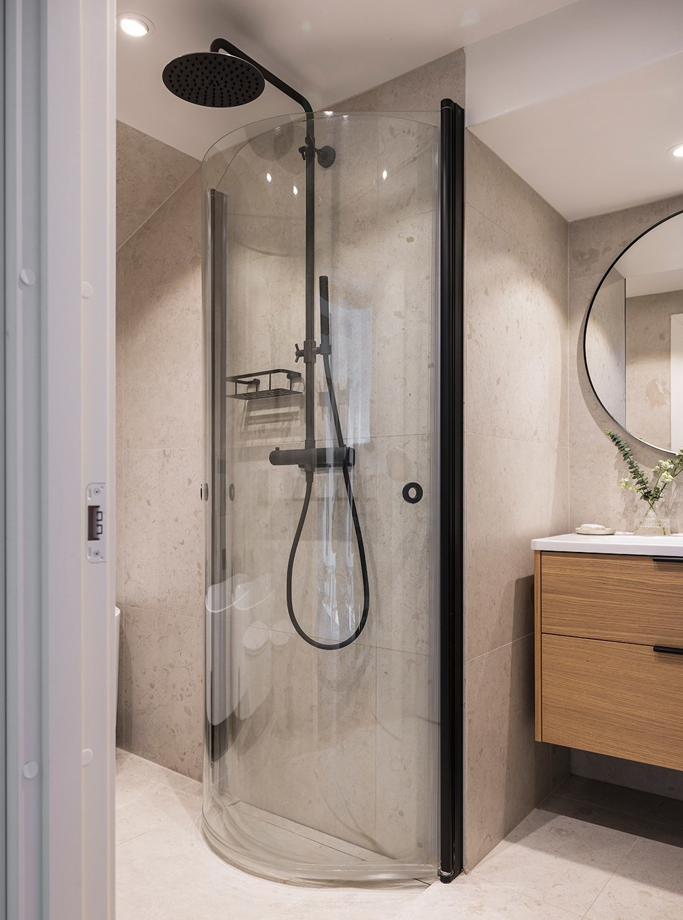 salle de bain design beige