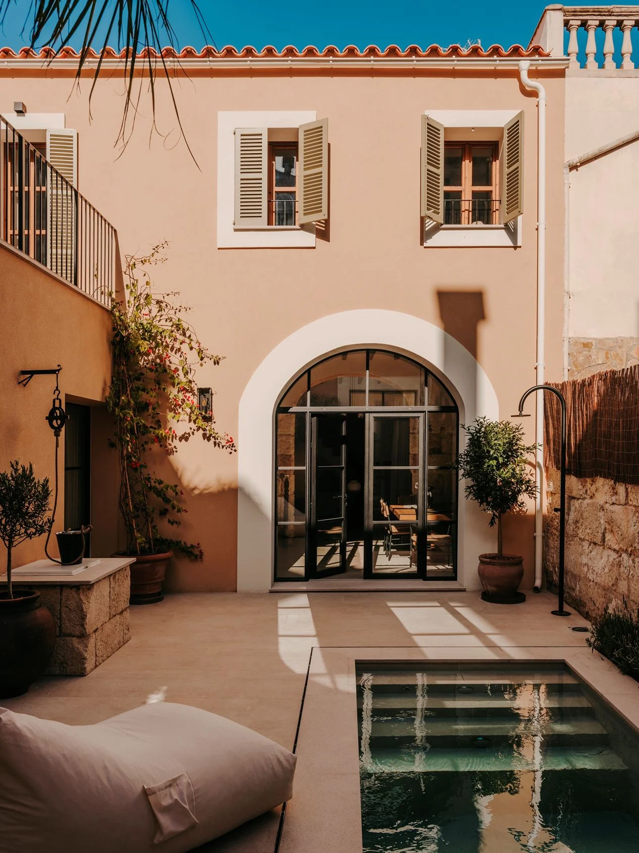 maison de ville avec jardin et piscine maison de ville avec jardin et piscine