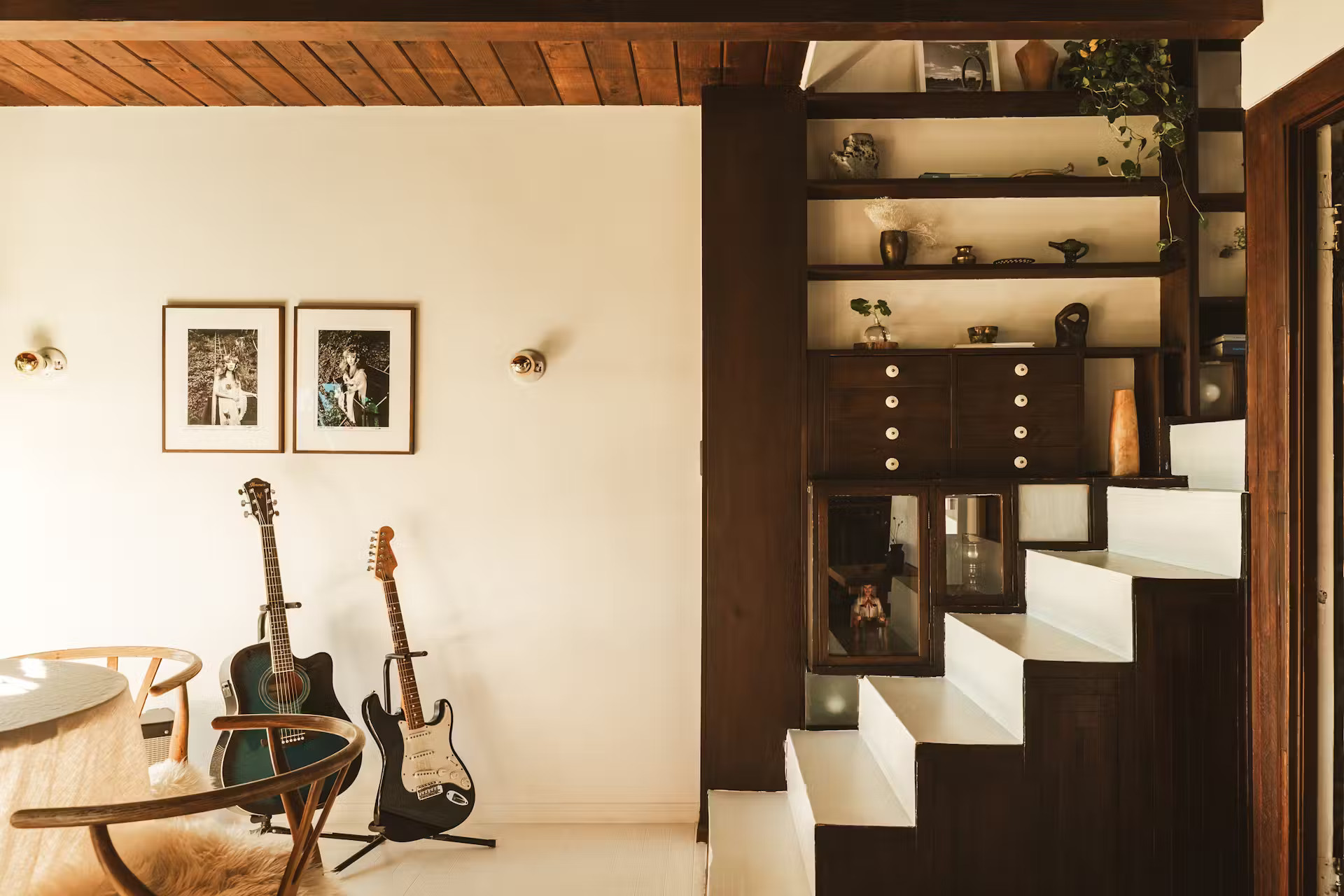 salon avec escalier béton maison en bois décoration vintage salon avec escalier béton maison en bois décoration vintage