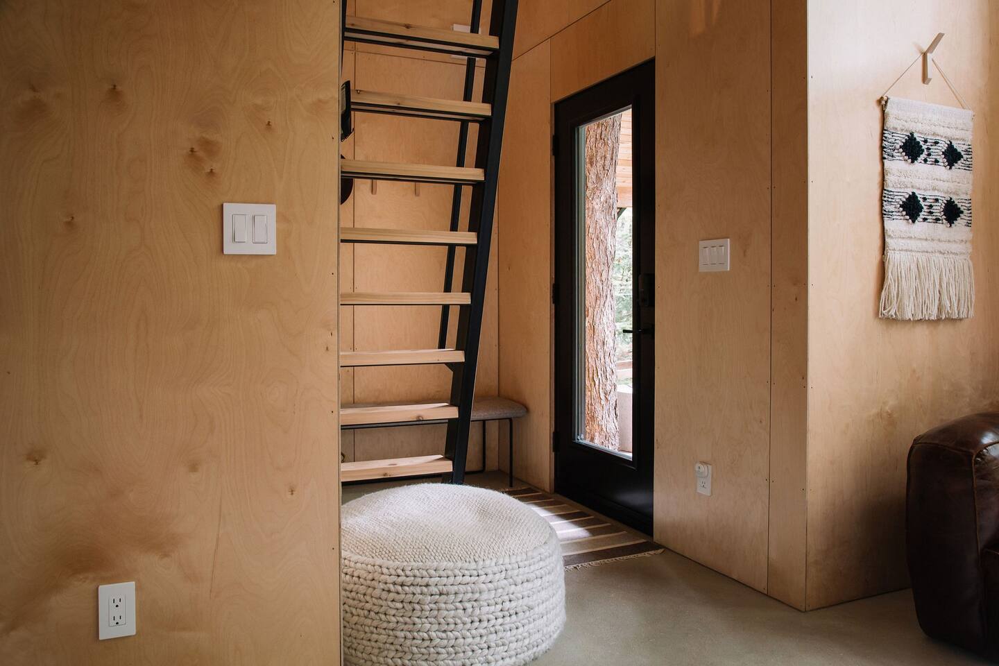 entrée avec escalier entrée avec escalier