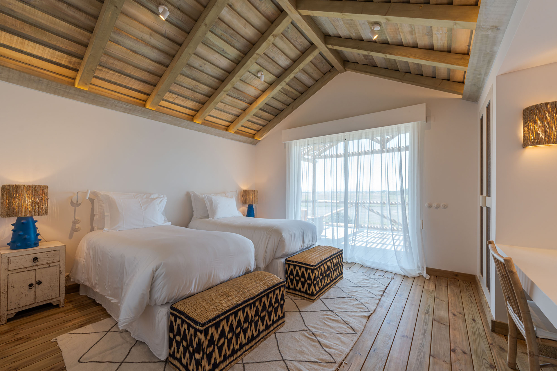 chambre décoration naturelle maison de plage avec piscine Comporta