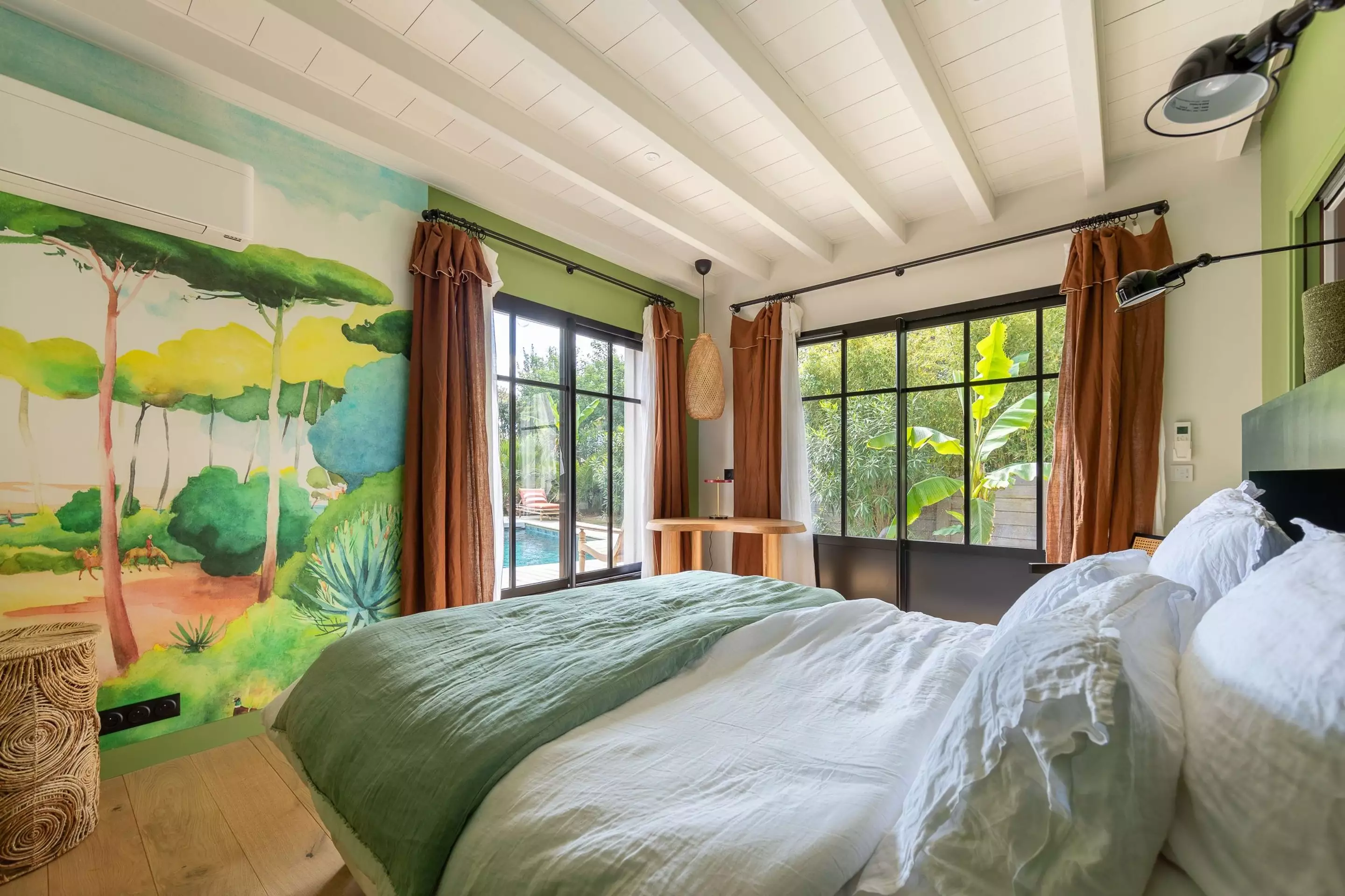 chambre avec papier-peint Isidore Leroy maison en bois Cap Ferret chambre avec papier-peint Isidore Leroy maison en bois Cap Ferret