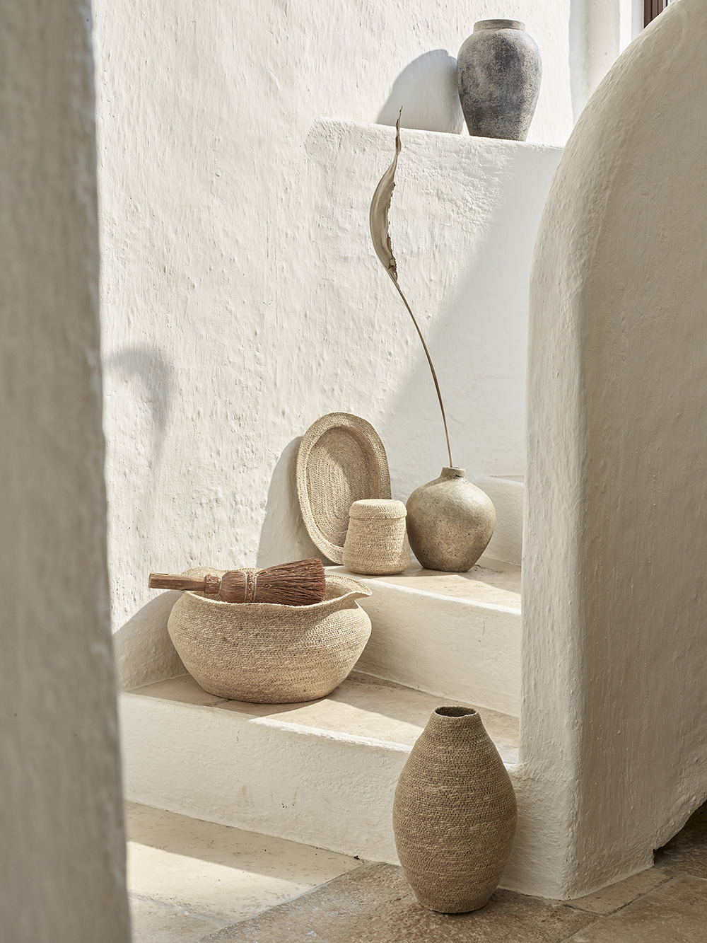 objets artisanaux sur marches d objets artisanaux sur marches d'escalier décoration naturelle