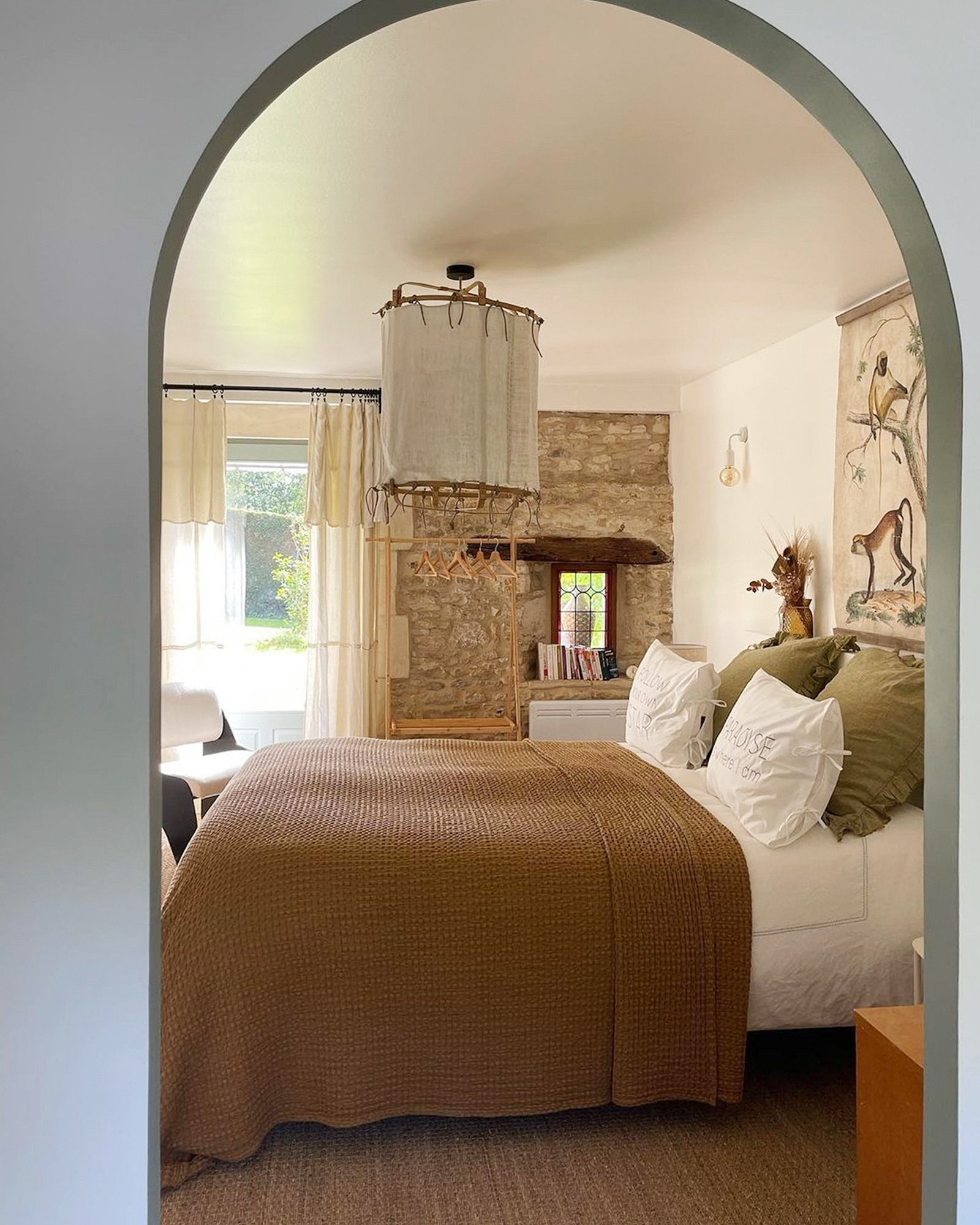 chambre maison en pierres Yogi House Normandie