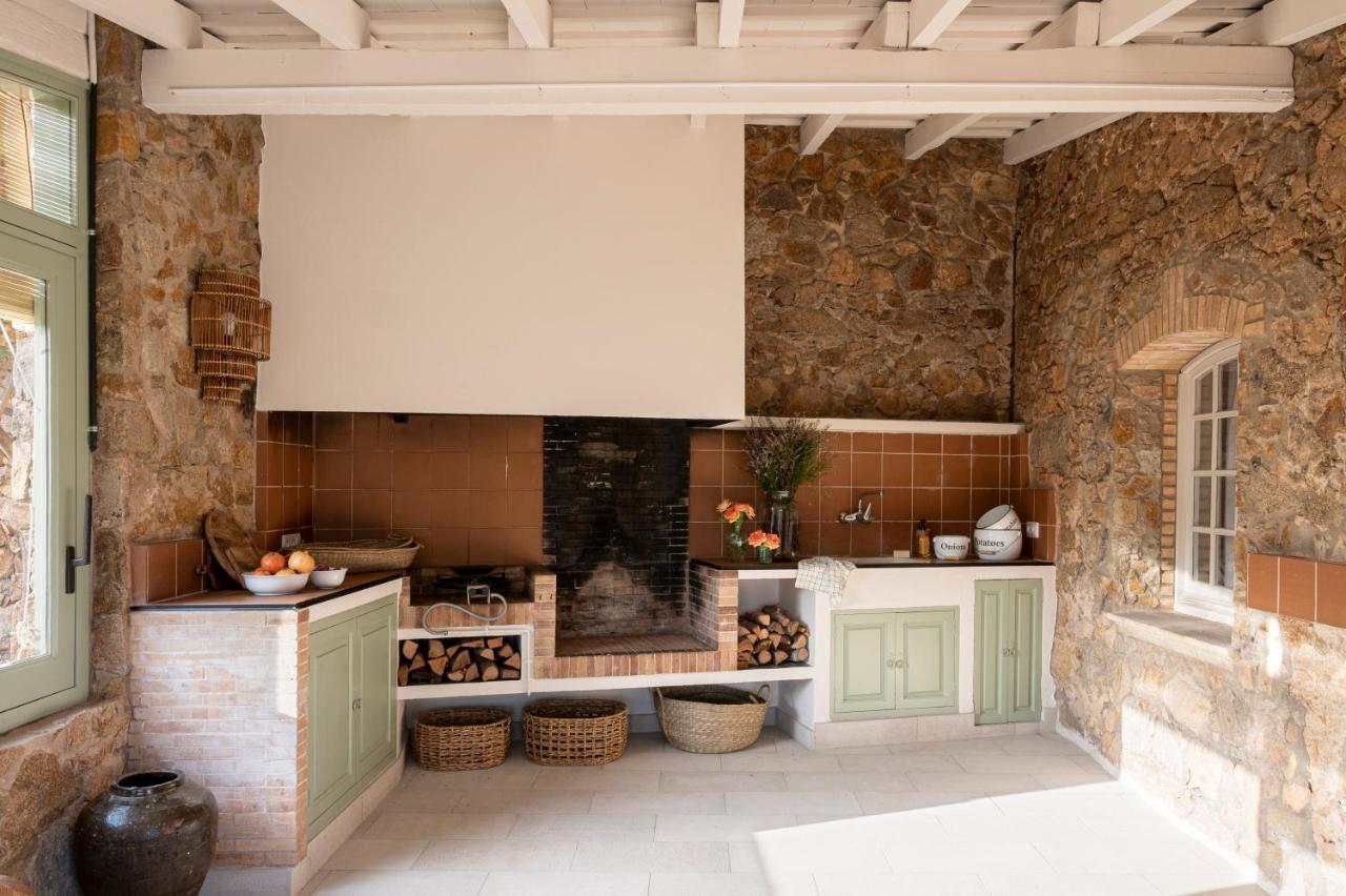 cuisine d'été maison en pierre Catalogne Mas del Suro