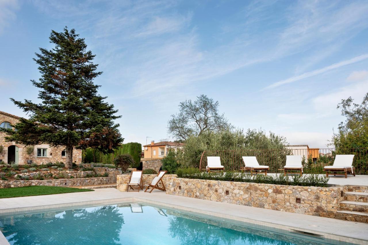 jardin avec piscine maison en pierre Catalogne Mas del Suro