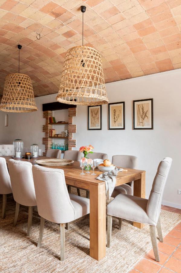 salle à manger maison en pierre Catalogne Mas del Suro