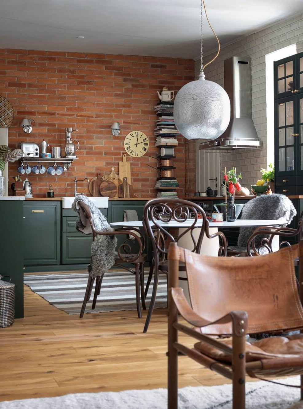 cuisine verte ouverte appartement décoration scandinave colorée cuisine verte ouverte appartement décoration scandinave colorée