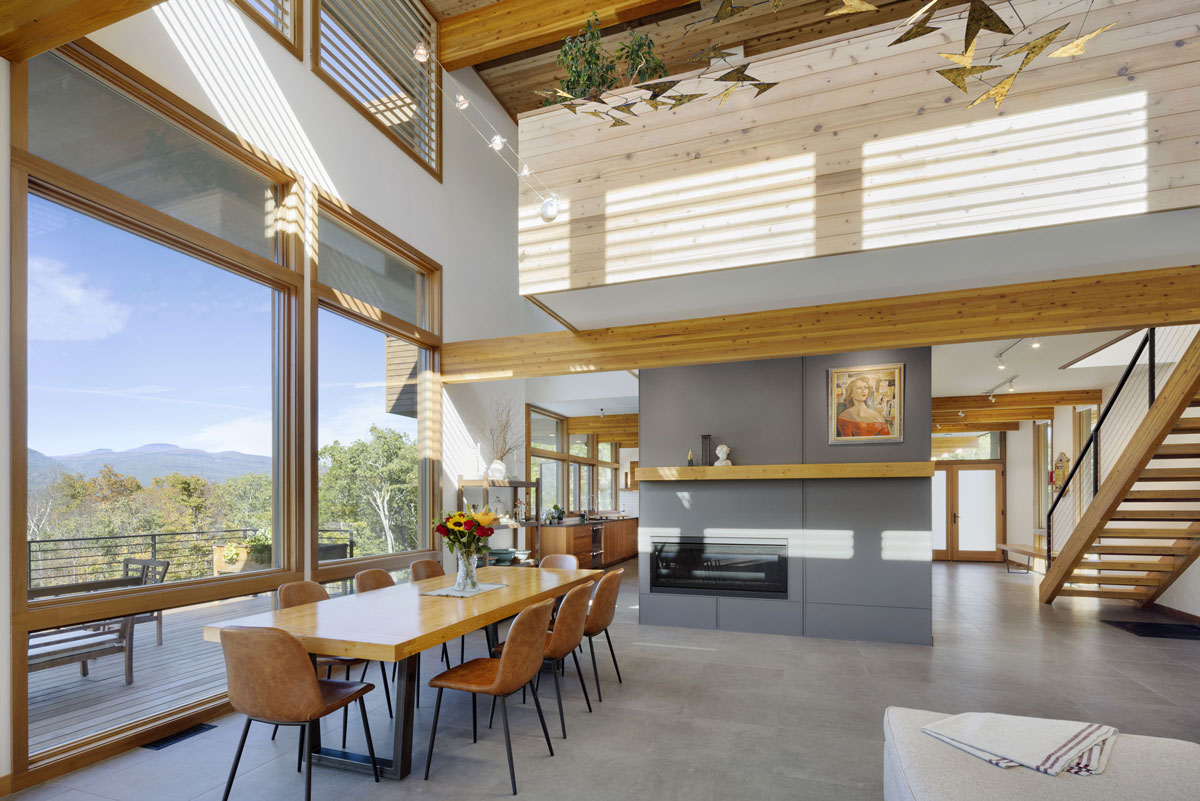 salon avec baies vitrées maison contemporaine en kit Lindal Cedar Homes salon avec baies vitrées maison contemporaine en kit Lindal Cedar Homes