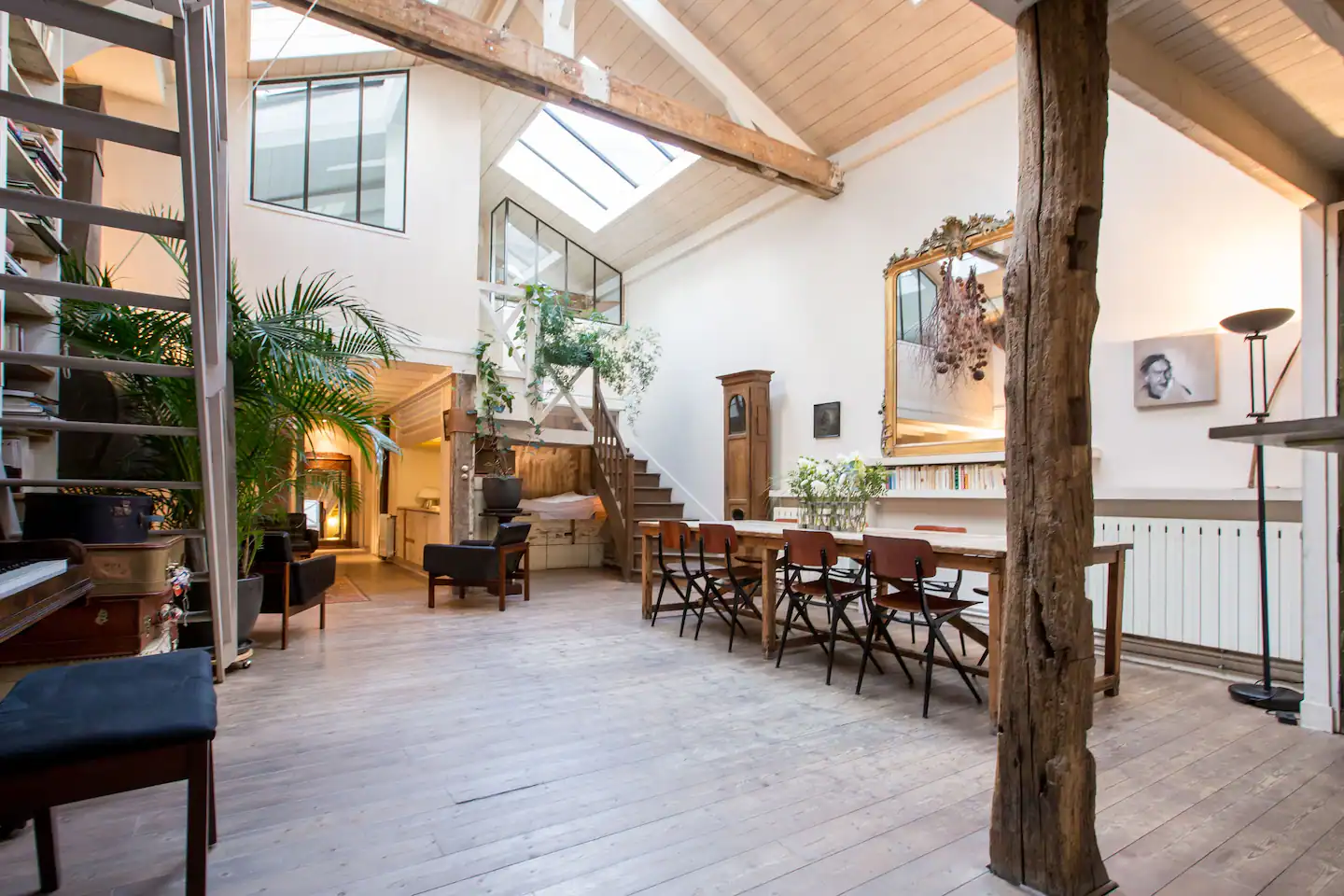 salon double hauteur maison de ville loft Paris