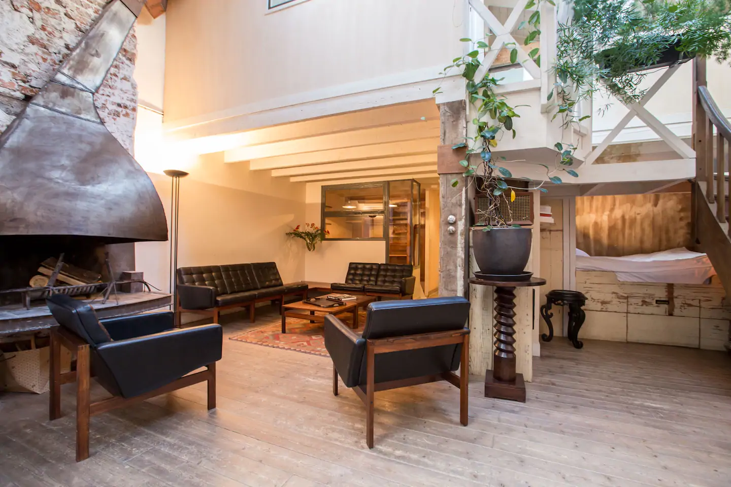 salon double hauteur maison de ville loft Paris
