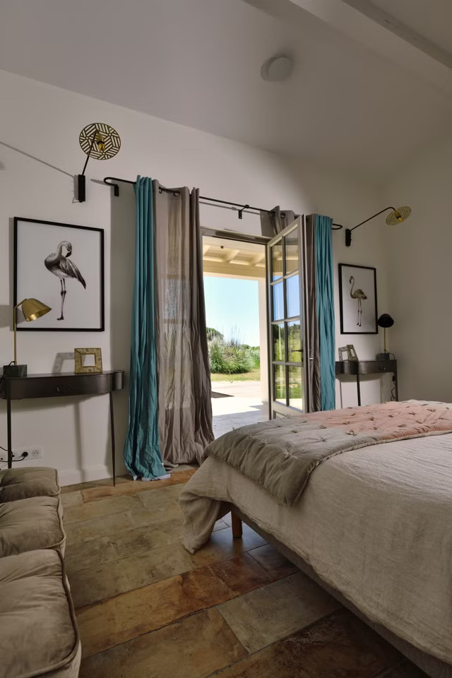 chambre maison ancienne rénovée Camargue Mas du Couvin