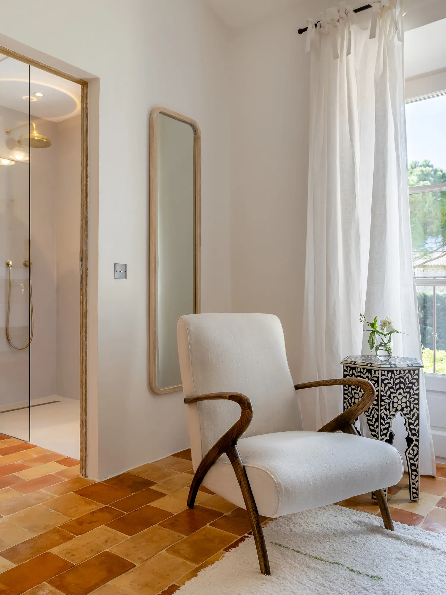 chambre avec salle de bain le Mas des Infermières