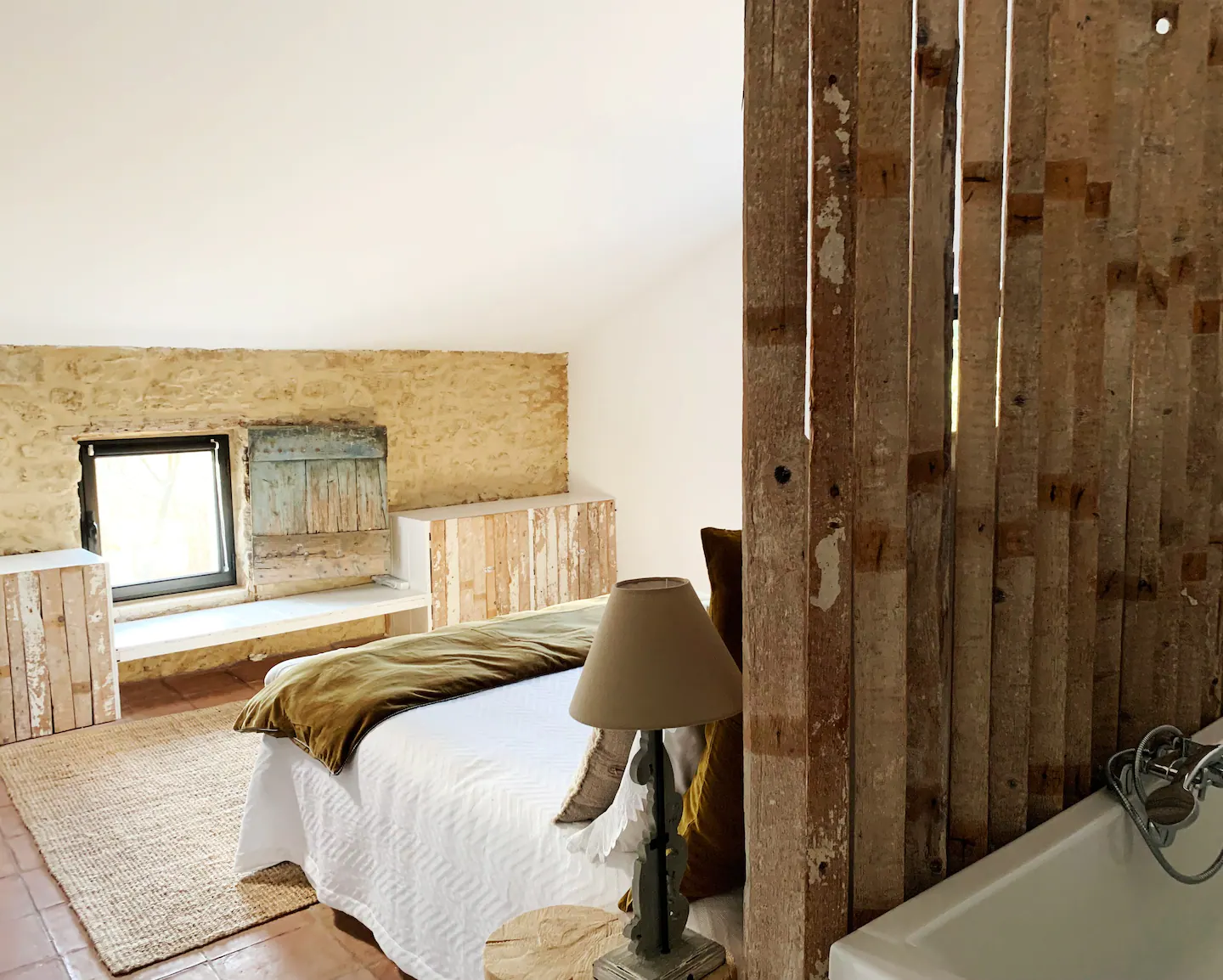 chambre maison en pierre Provence le Mas des Palermes