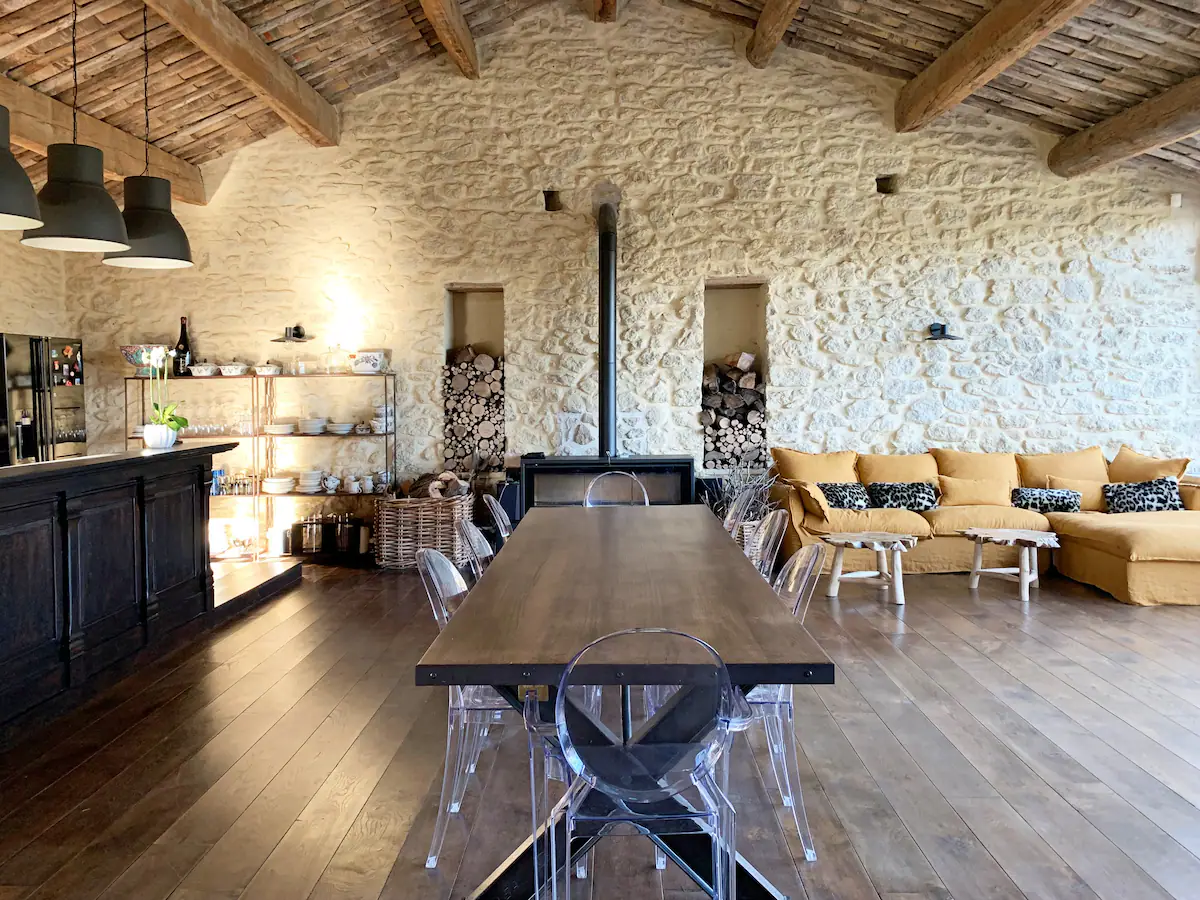 salon maison en pierre Provence le Mas des Palermes