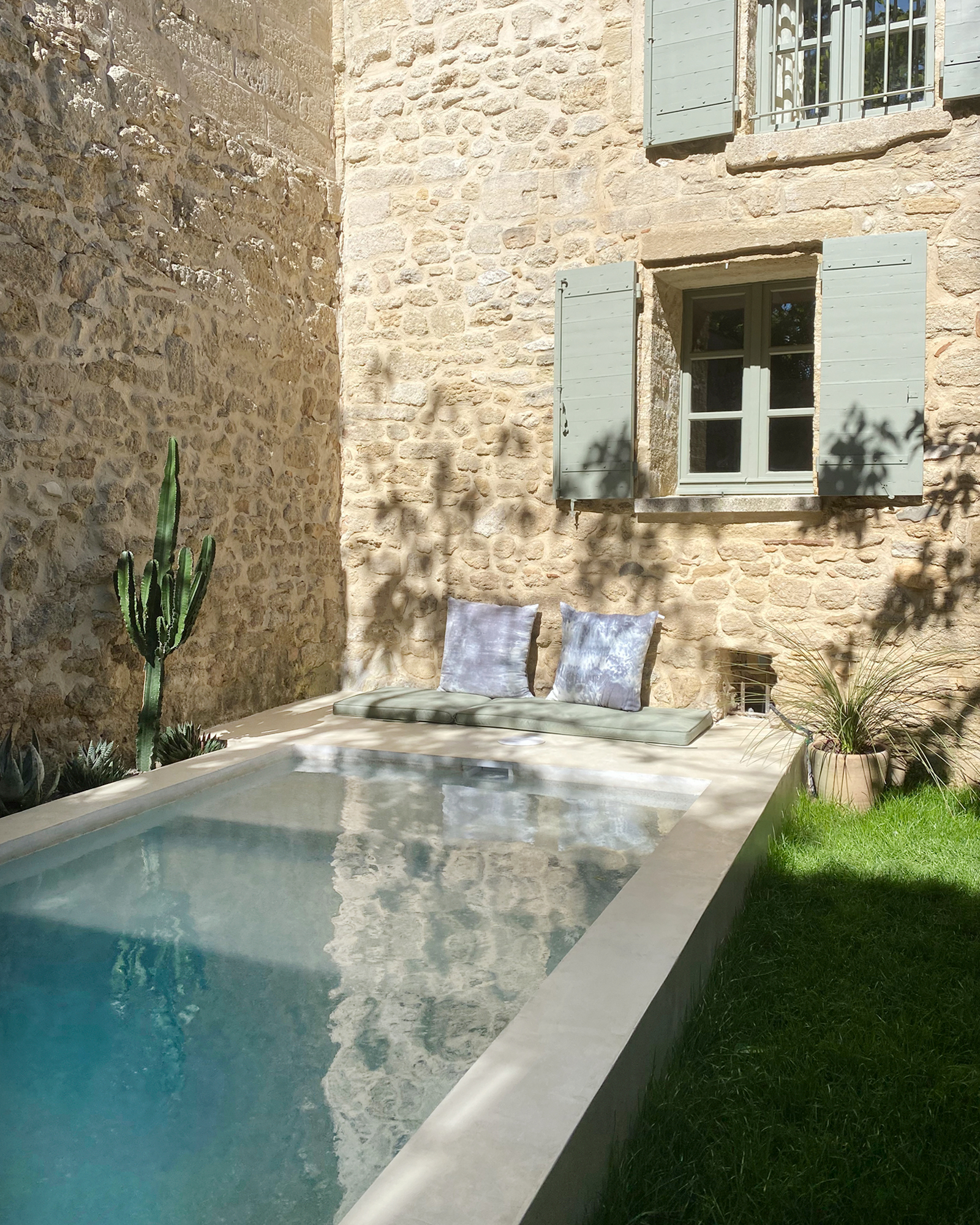 jardin avec piscine La maison du Puisatier Uzès jardin avec piscine La maison du Puisatier Uzès