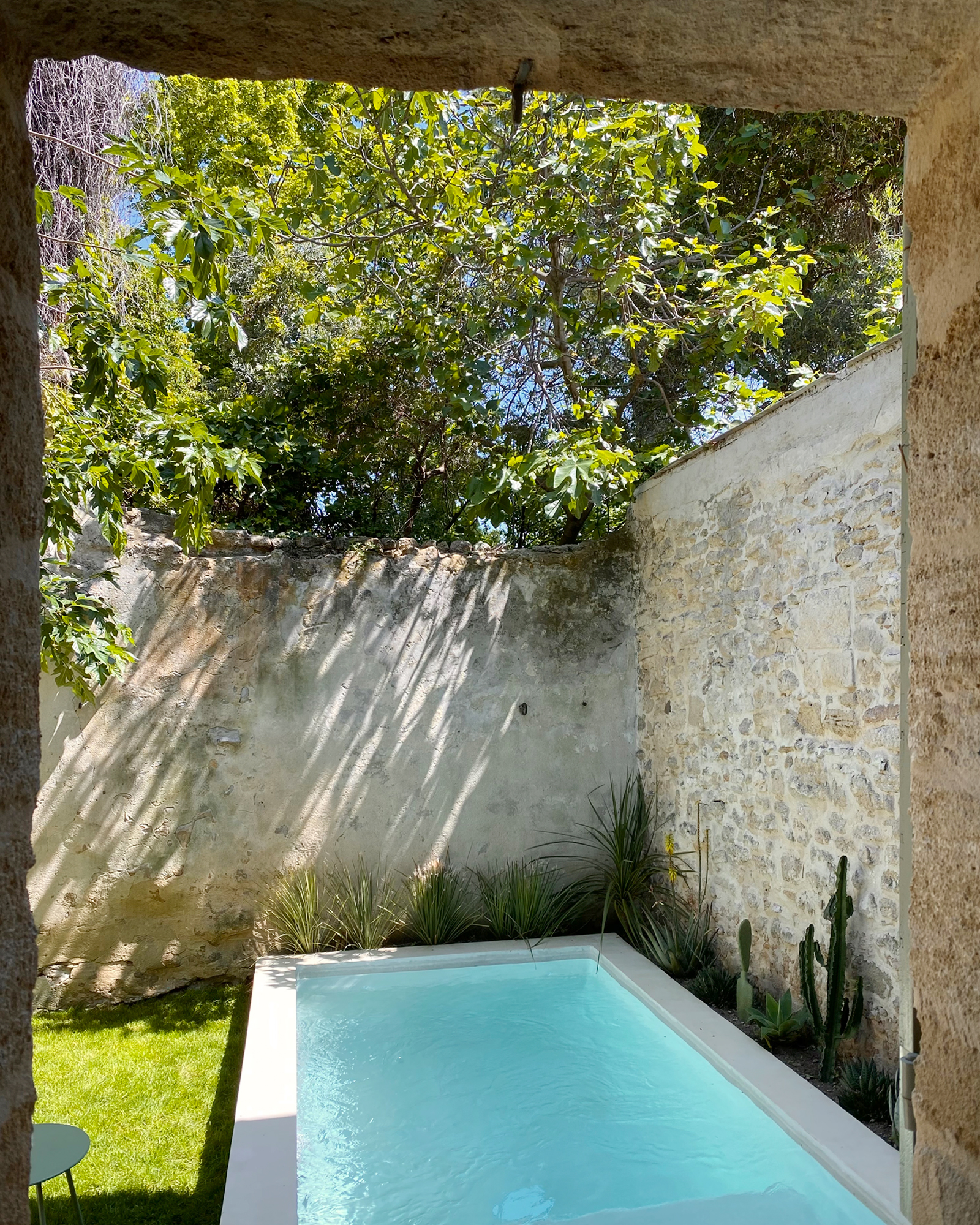 jardin avec piscine La maison du Puisatier Uzès jardin avec piscine La maison du Puisatier Uzès