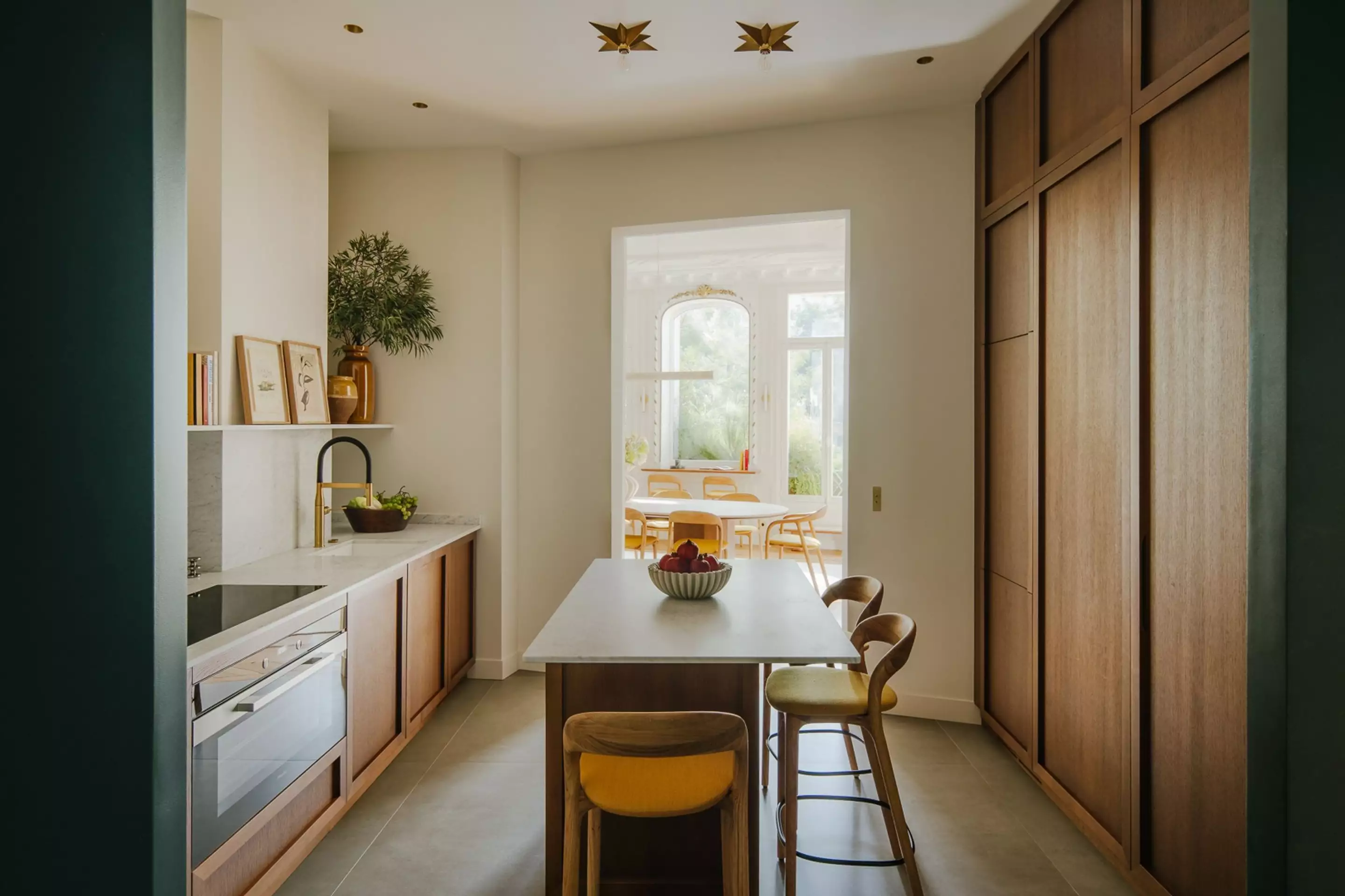 cuisine design dans appartement Paris haussmannien
