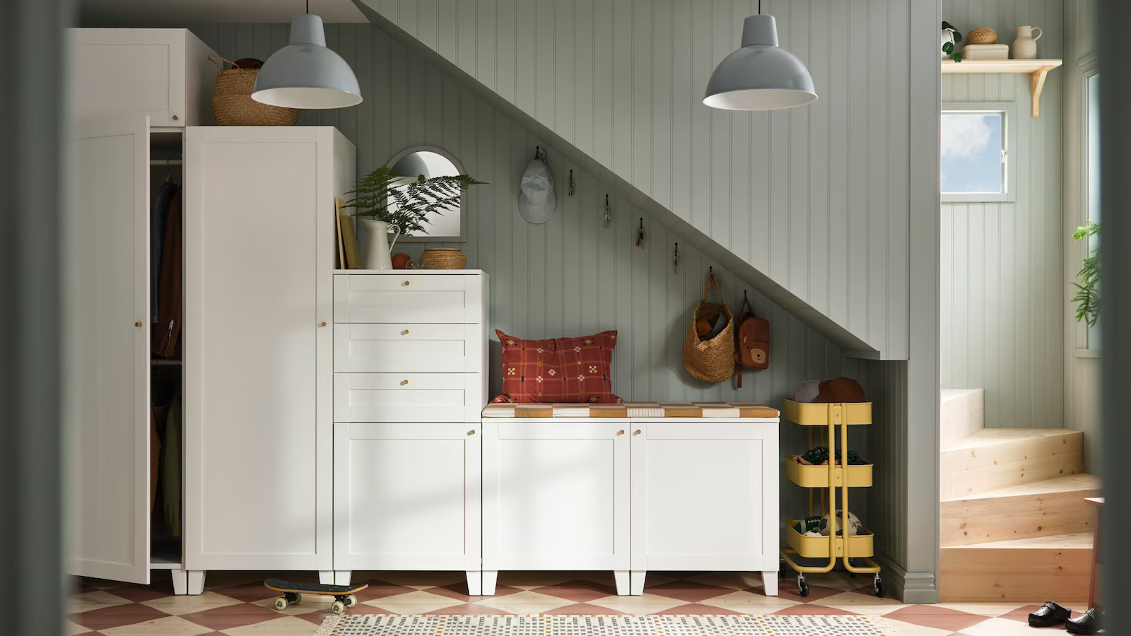 rangement chaussures sous escalier