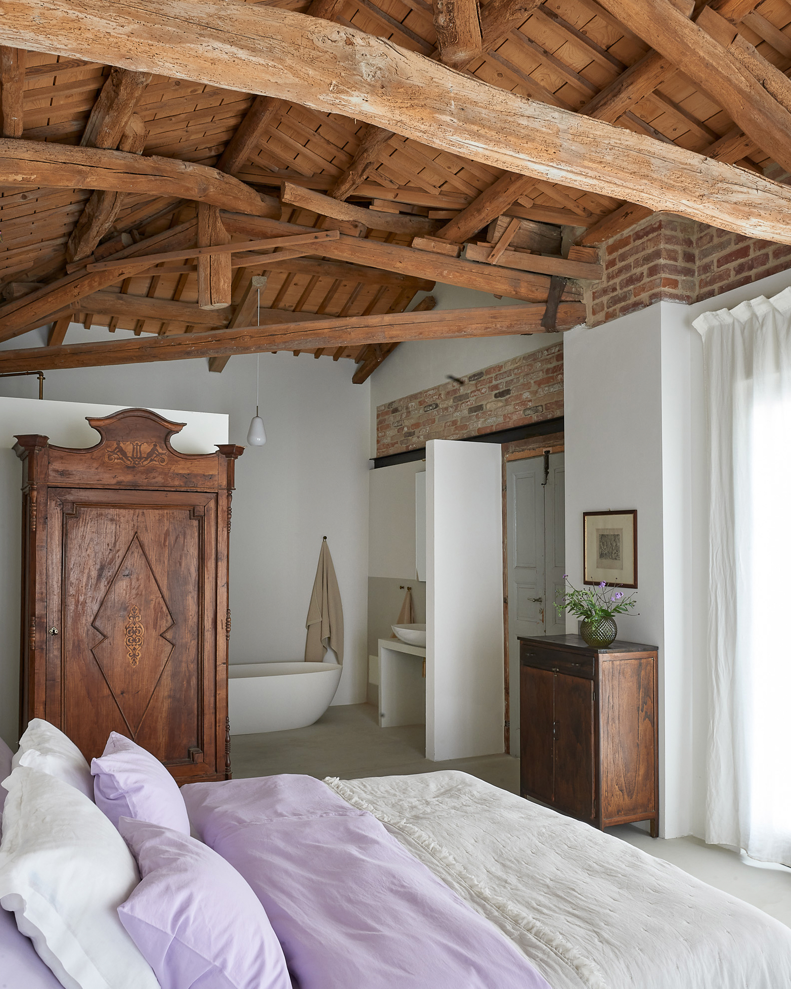 chambre avec poutres anciennes décoration rustique chic chambre avec poutres anciennes décoration rustique chic