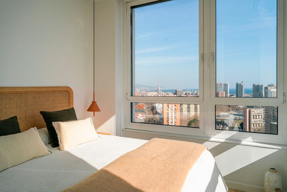 chambre vue mer décoration naturelle appartement Barcelone chambre vue mer décoration naturelle appartement Barcelone