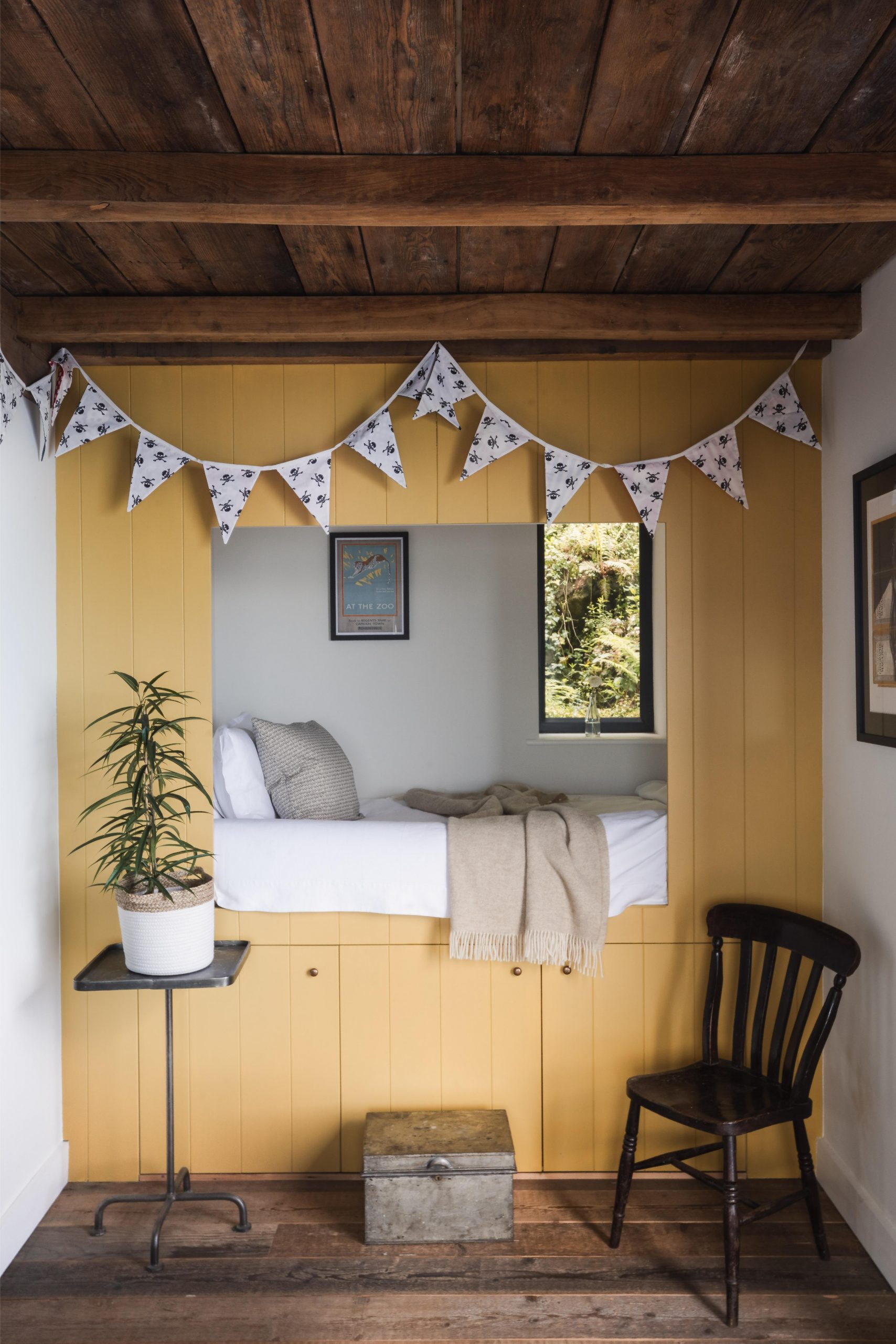 chambre cabine jaune