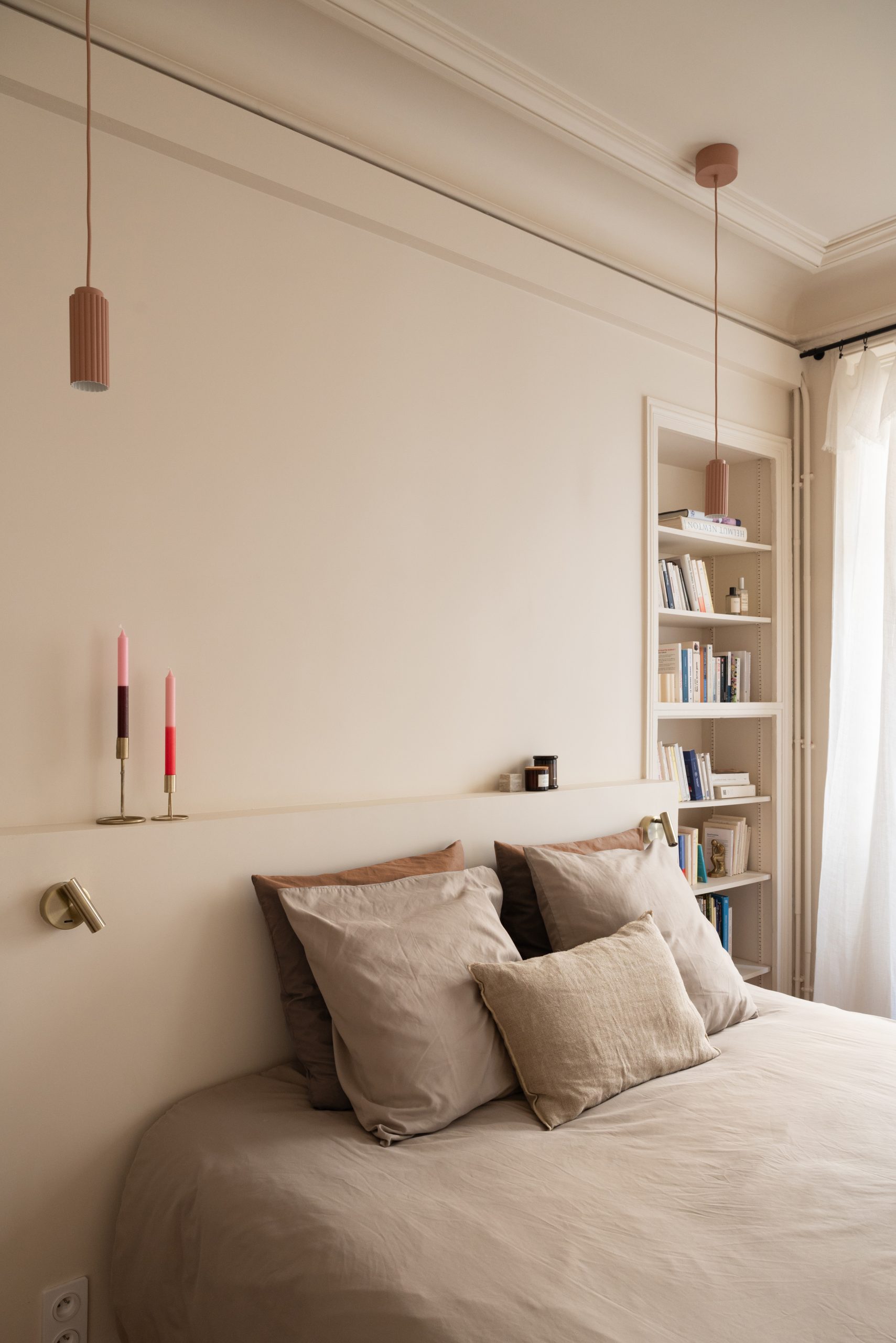 chambre contemporaine appartement haussmannien rénové Paris par Studio Castille chambre contemporaine appartement haussmannien rénové Paris par Studio Castille