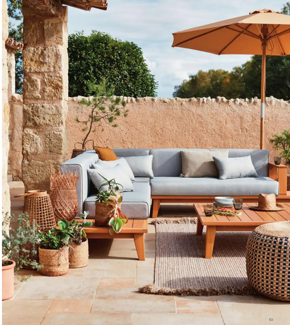 terrasse avec salon de jardin décoration contemporaine catalogue Alinea 2024 terrasse avec salon de jardin décoration contemporaine catalogue Alinea 2024