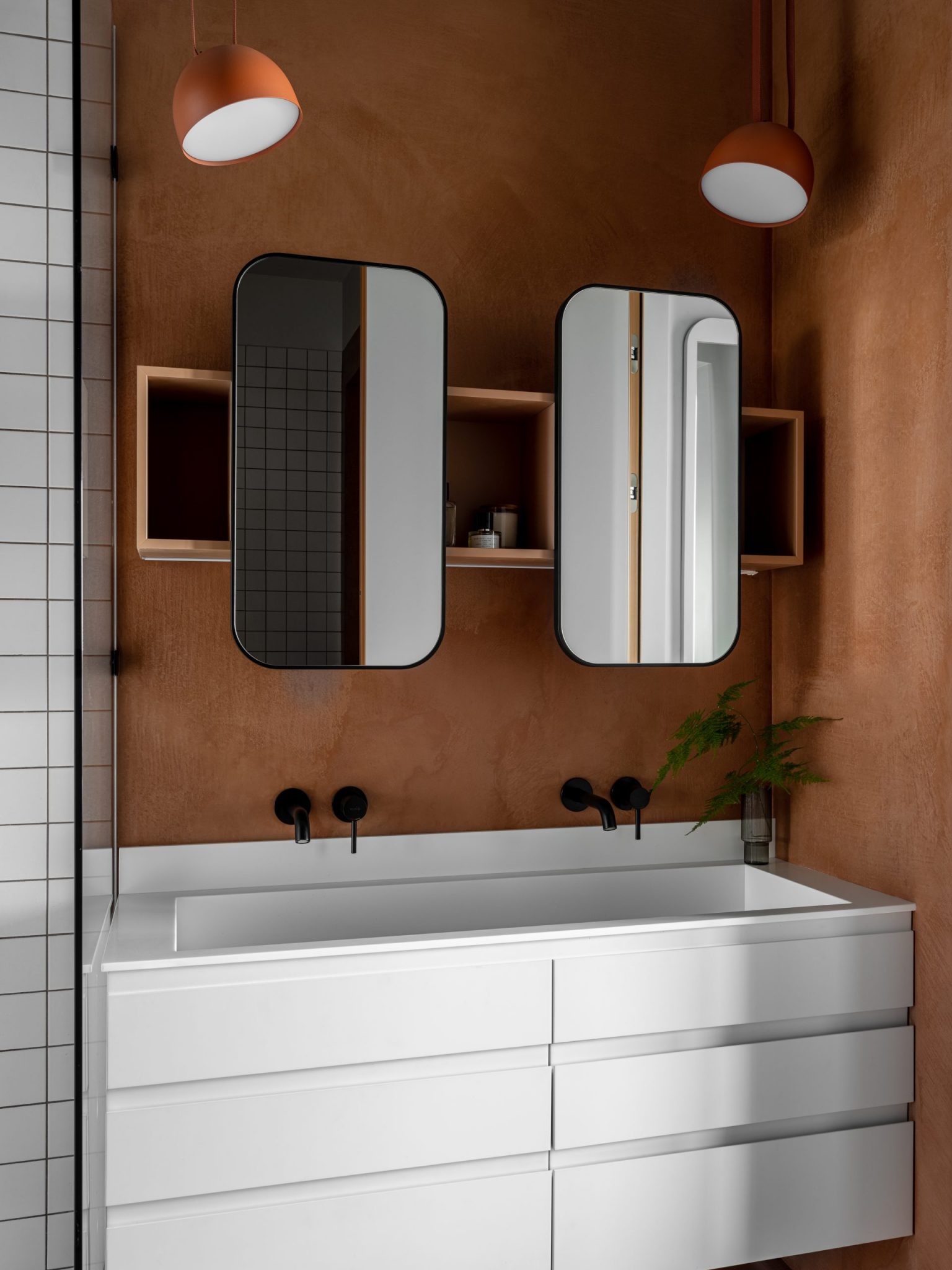 salle de bain murs terracotta décoration design