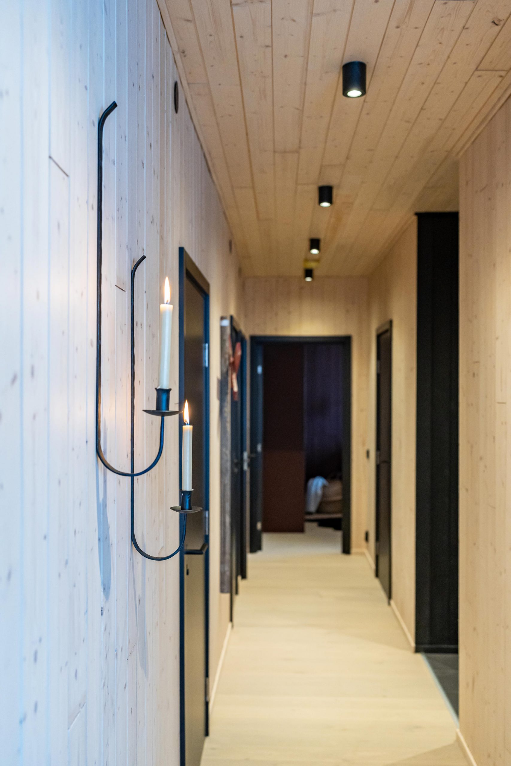 couloir murs bois appartement montagne couloir murs bois appartement montagne