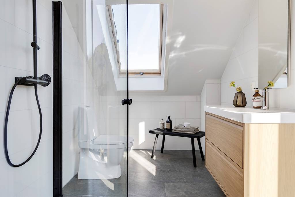 salle de bain avec velux salle de bain avec velux